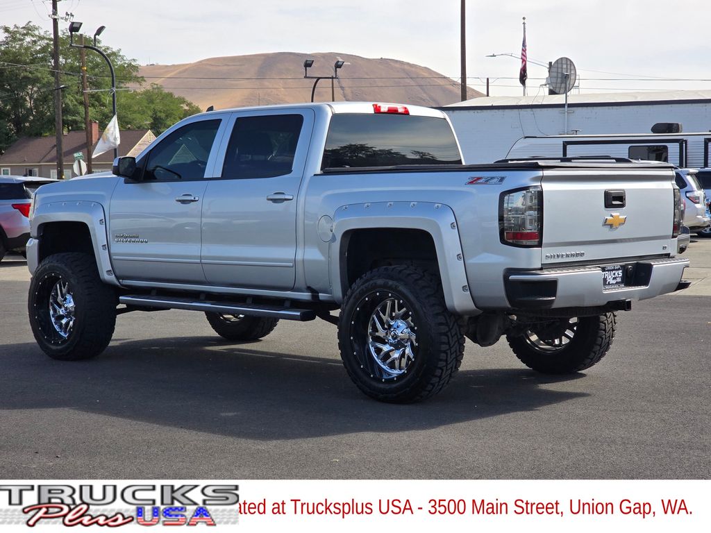 2017 Chevrolet Silverado 1500 photo 3