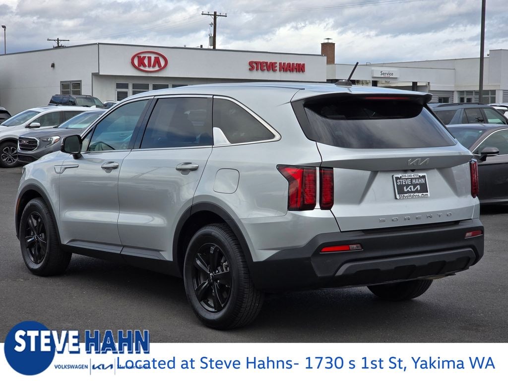 Used 2022 Kia Sorento LX SUV