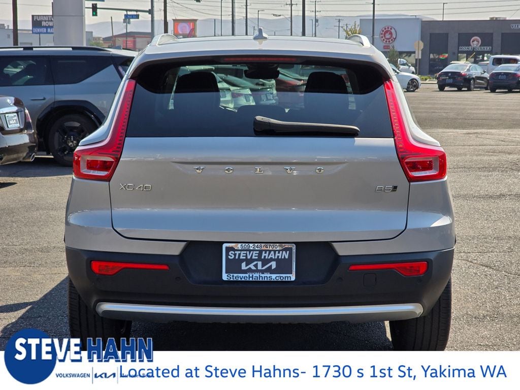 Used 2023 Volvo XC40 B5 AWD Plus Bright SUV