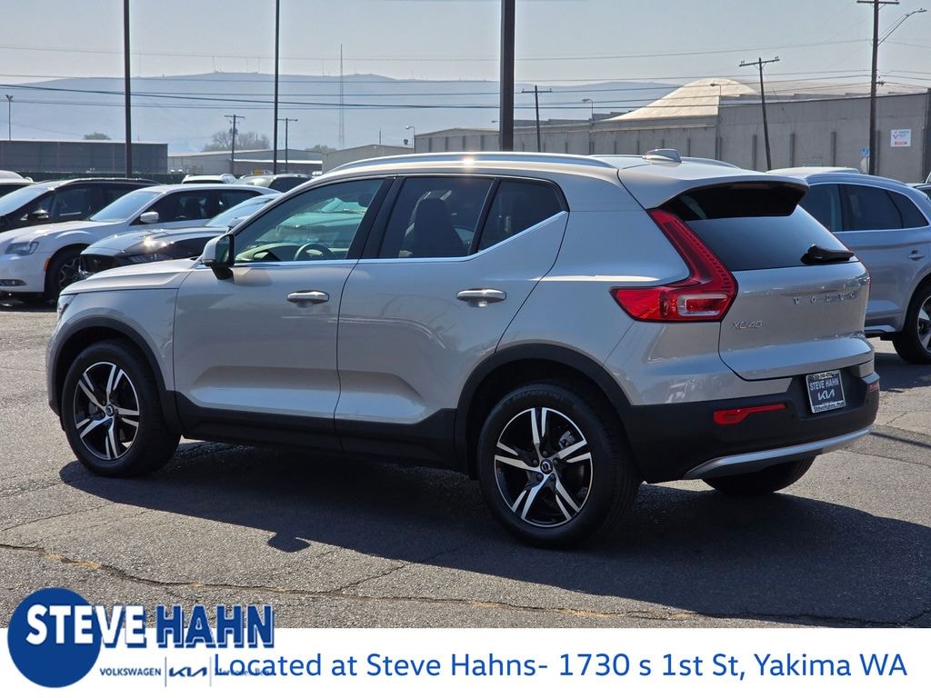 Used 2023 Volvo XC40 B5 AWD Plus Bright SUV