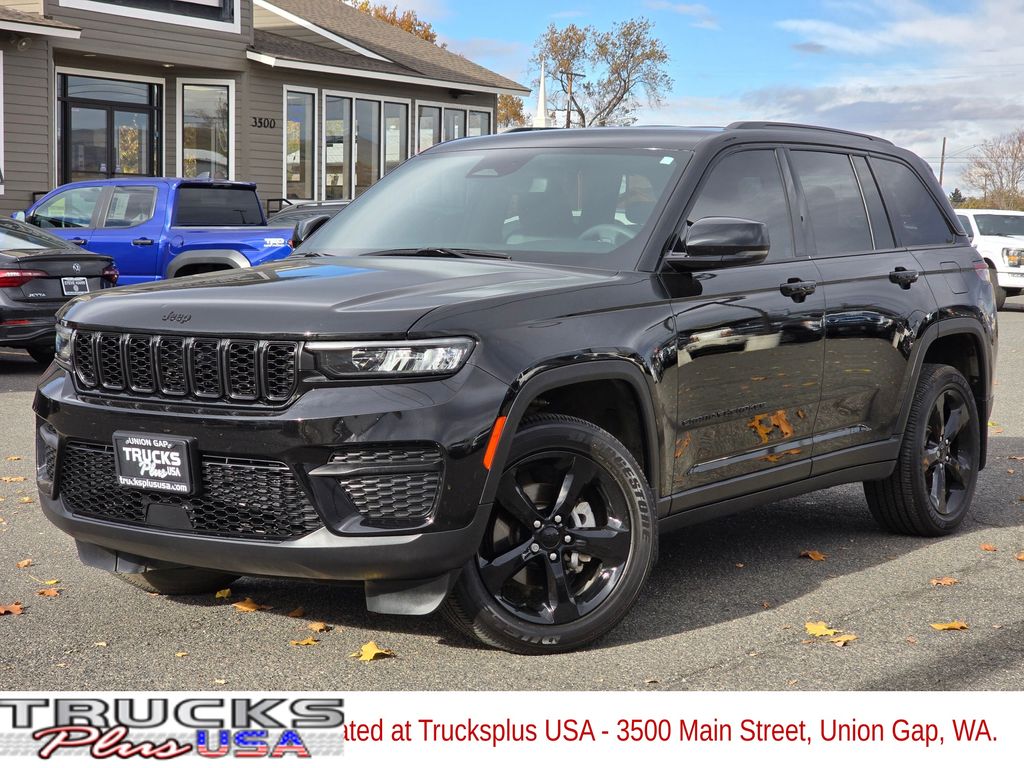 2024 Jeep Grand Cherokee Altitude's photo