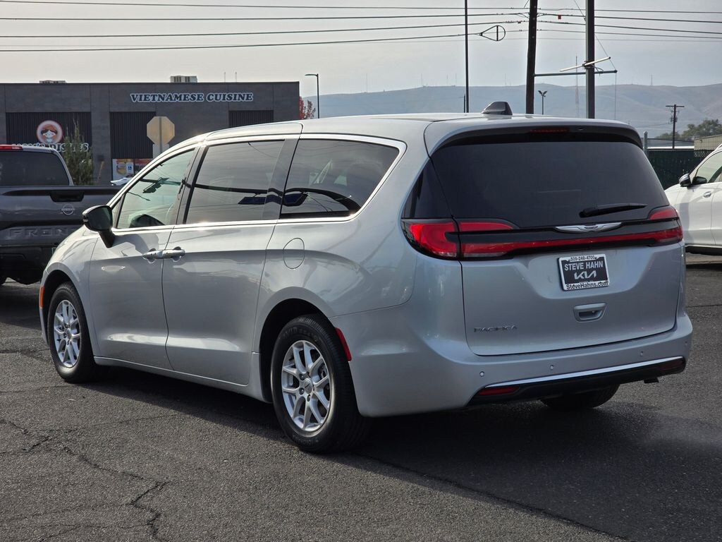 Used 2024 Chrysler Pacifica Touring L Van Passenger Van