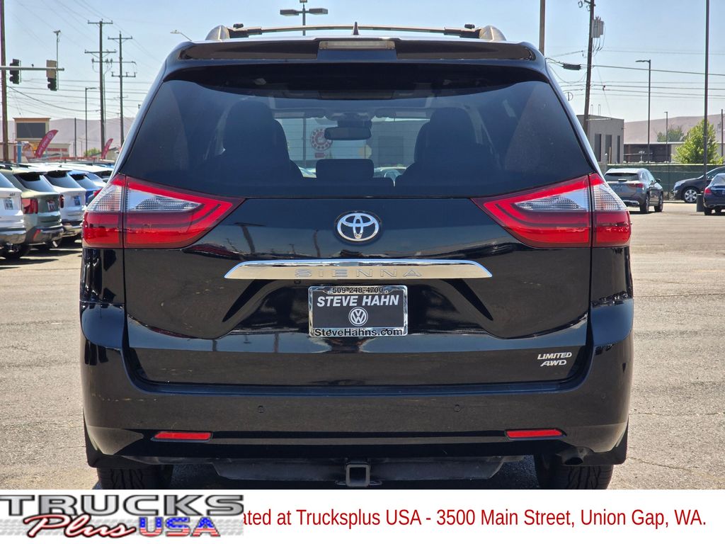 2020 Toyota Sienna Limited Premium photo 4