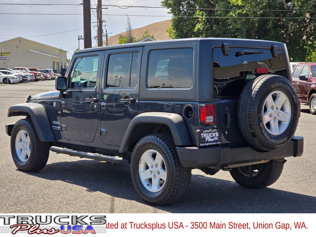 2018 Jeep Wrangler Unlimited Sport photo 3