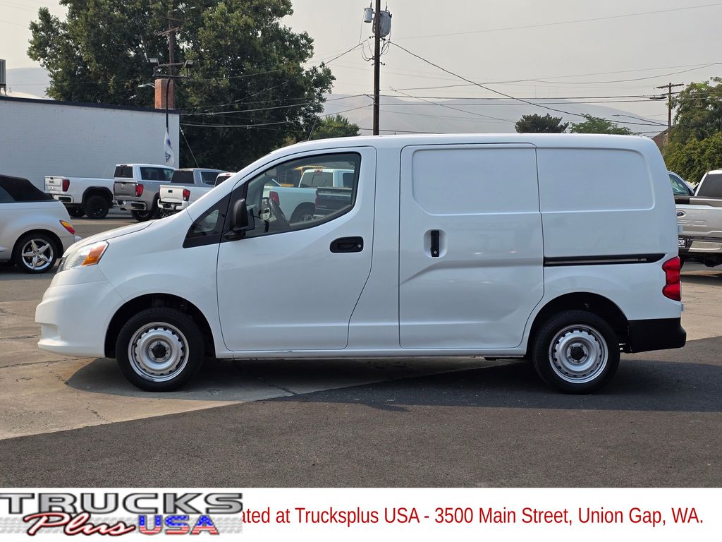 2021 Nissan NV200 S photo 2