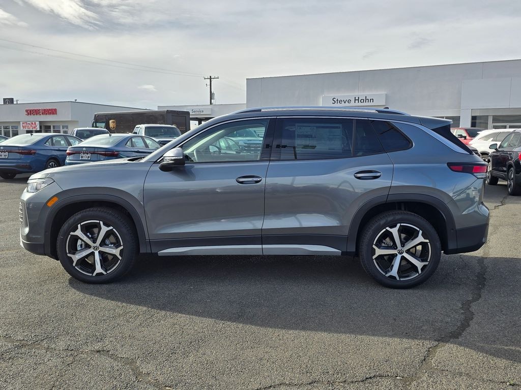 New 2026 Volkswagen Tiguan 2.0T SE SUV