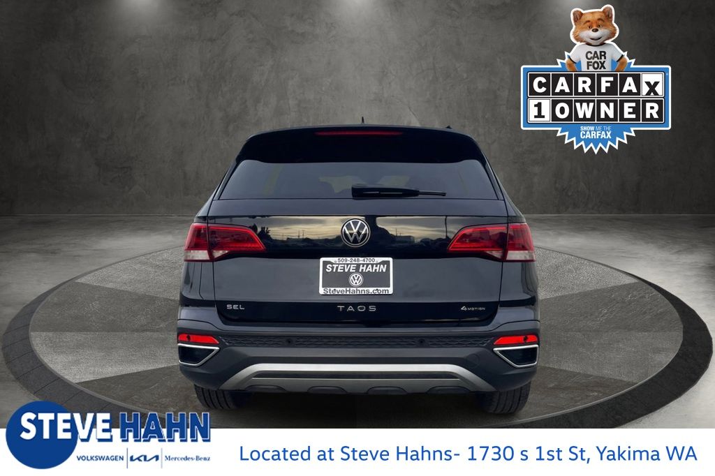 2022 Volkswagen Taos SEL photo 3