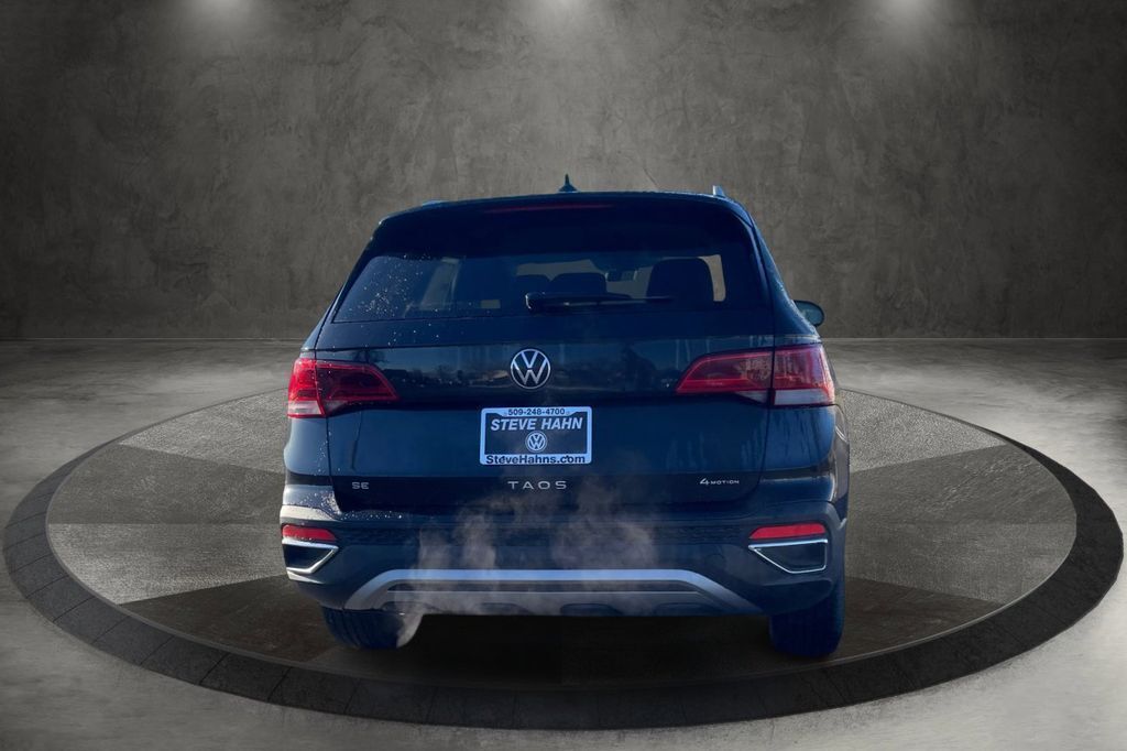 2024 Volkswagen Taos SE photo 4