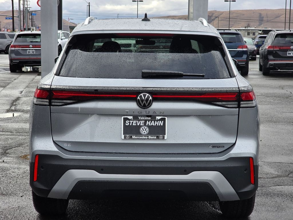 New 2025 Volkswagen Tiguan 2.0T SE SUV