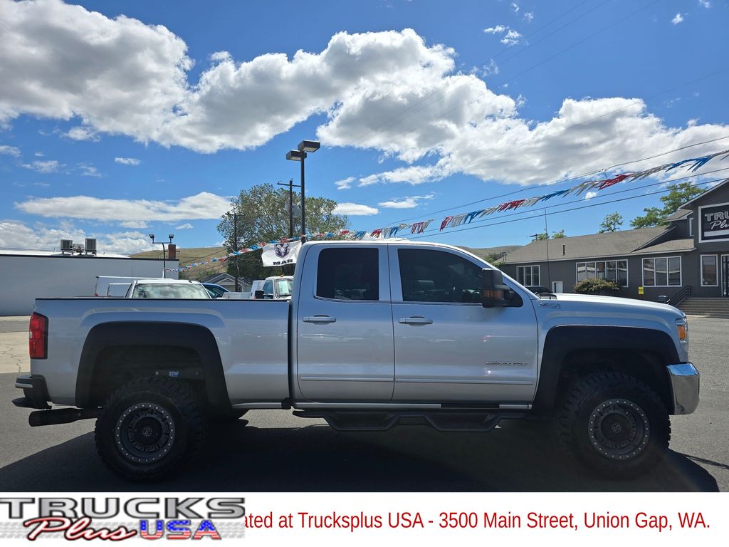 Used 2019 GMC Sierra 2500HD SLE with VIN 2GT22PEG1K1126666 for sale in Yakima, WA