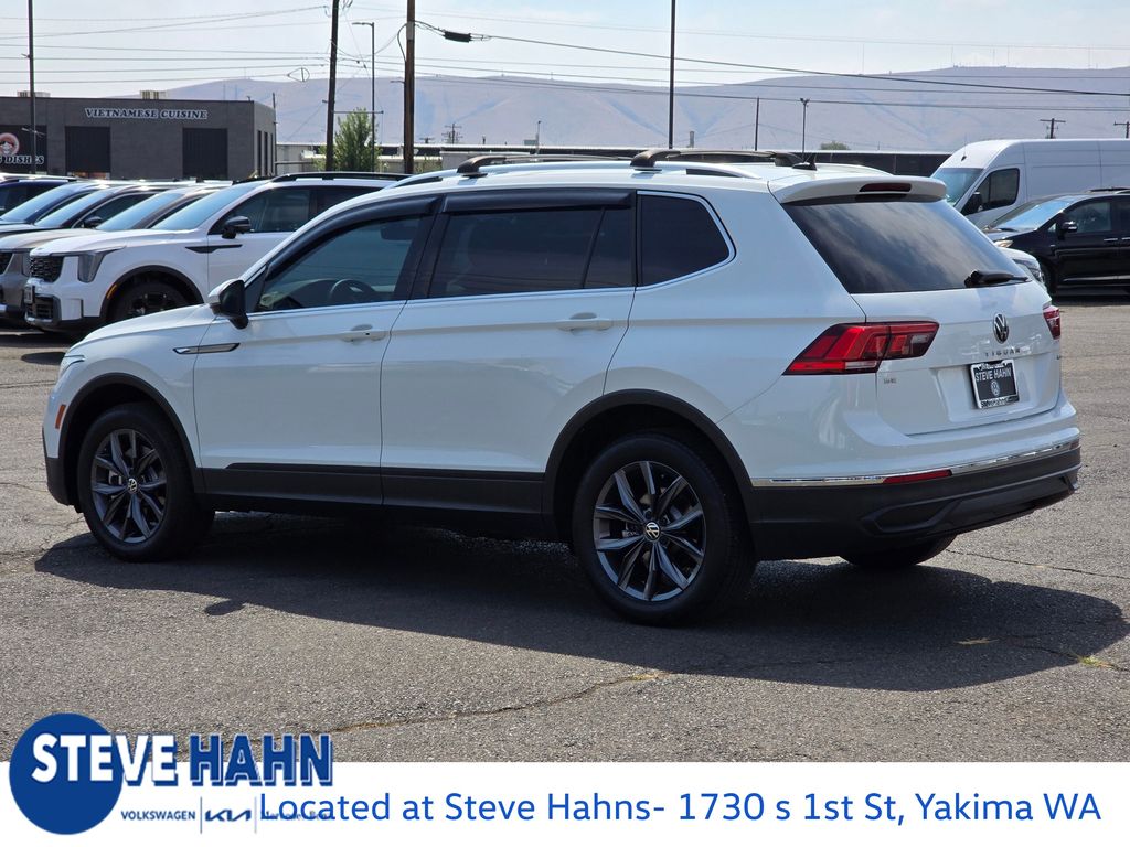 2022 Volkswagen Tiguan SE photo 3