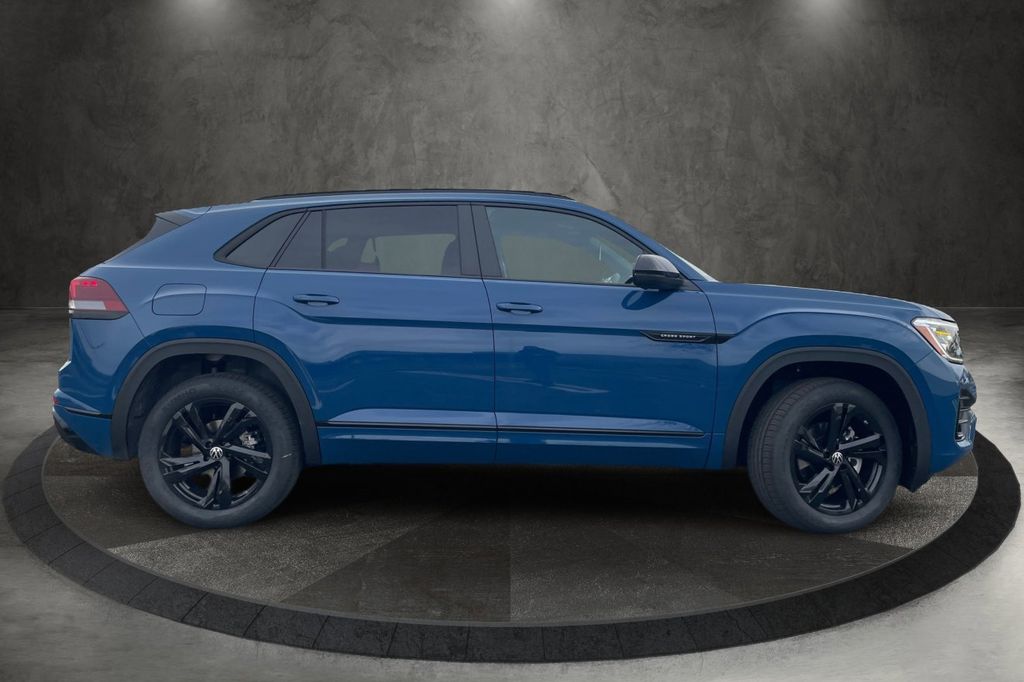 2025 Volkswagen Atlas Cross Sport SEL R-Line photo 2