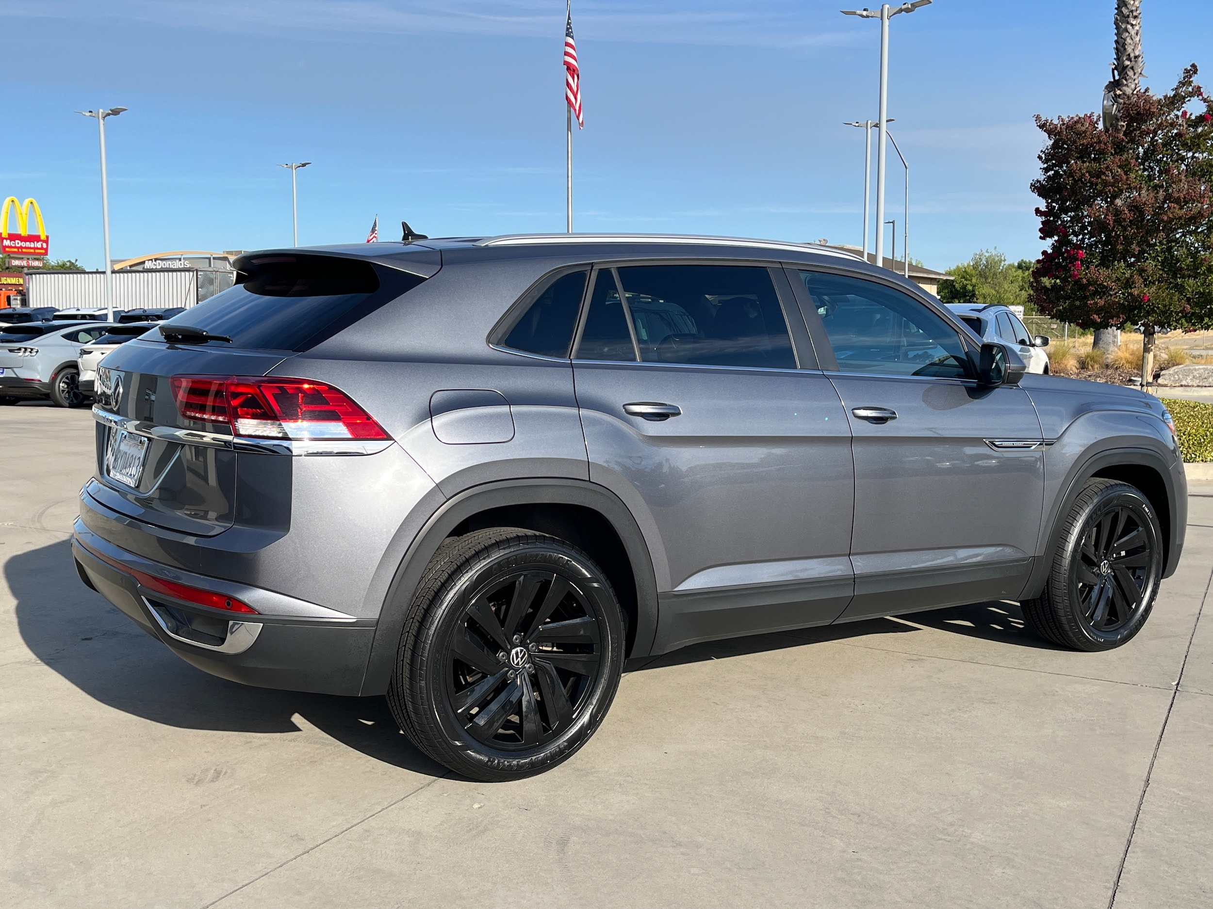 2021 Volkswagen Atlas Cross Sport V6 SE Technology photo 4