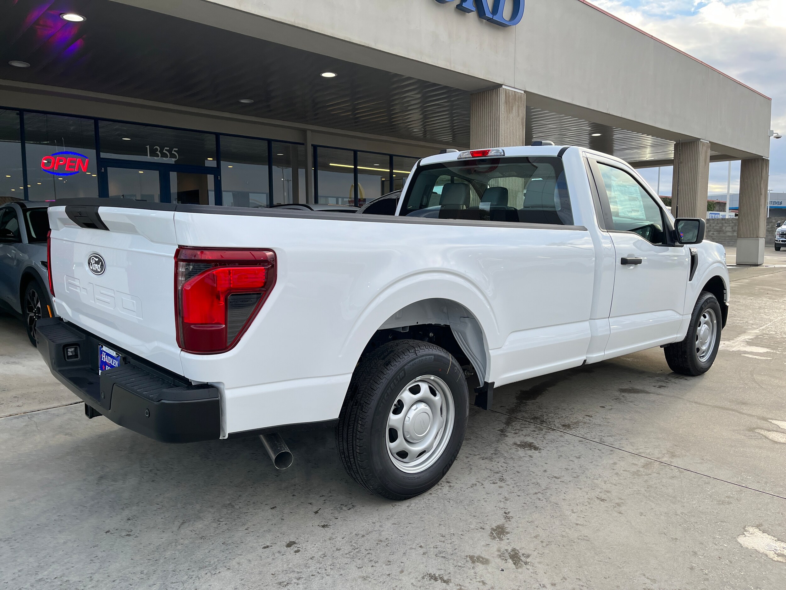 2025 Ford F-150 XL photo 2