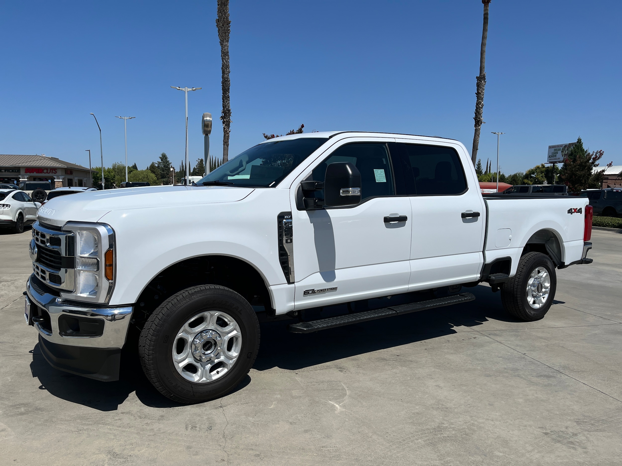 2025 Ford F-250 Super Duty XLT's photo