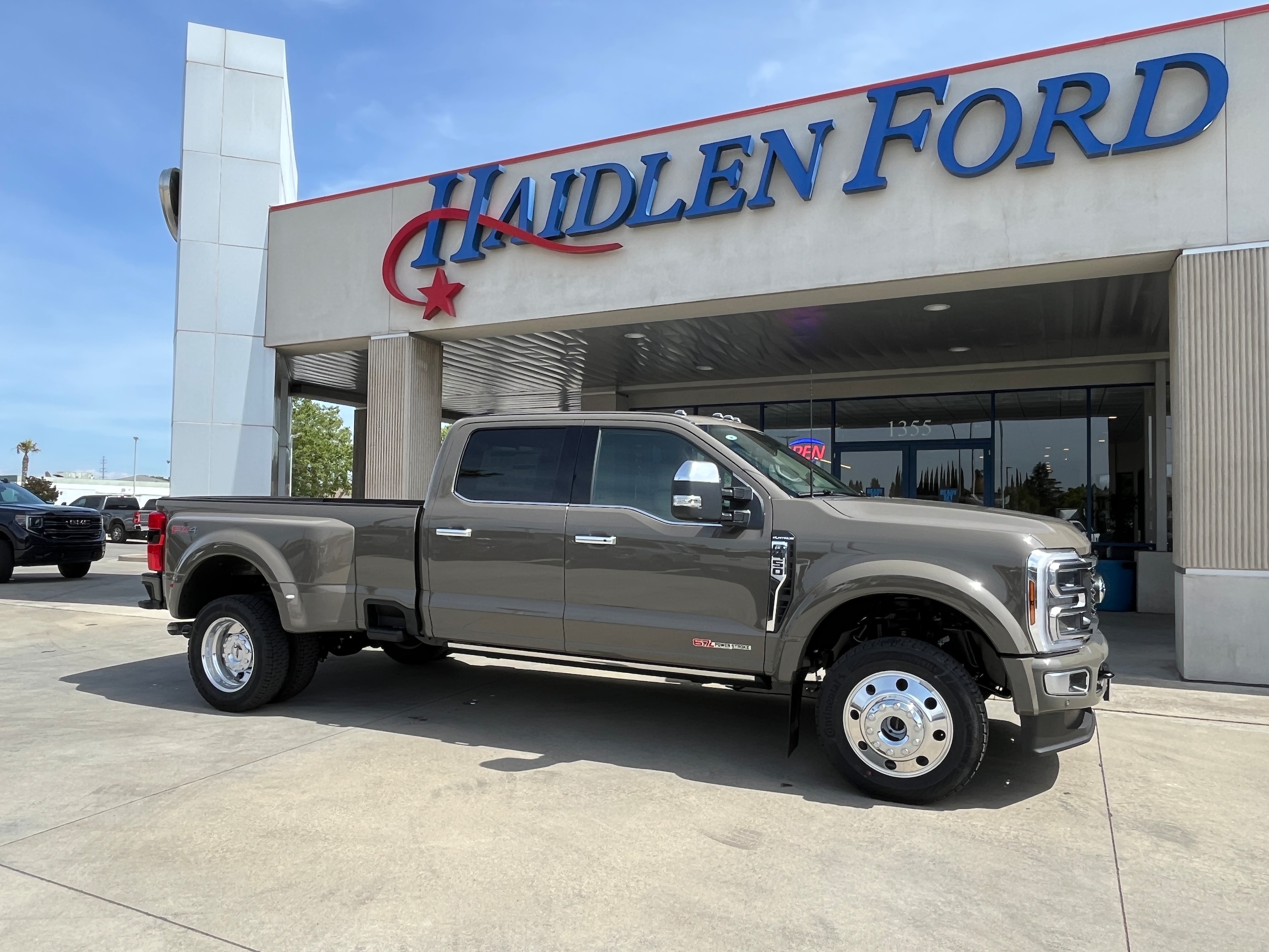 2026 Ford F-450 Platinum 4x4 Crew Cab 8' Box DRW's photo