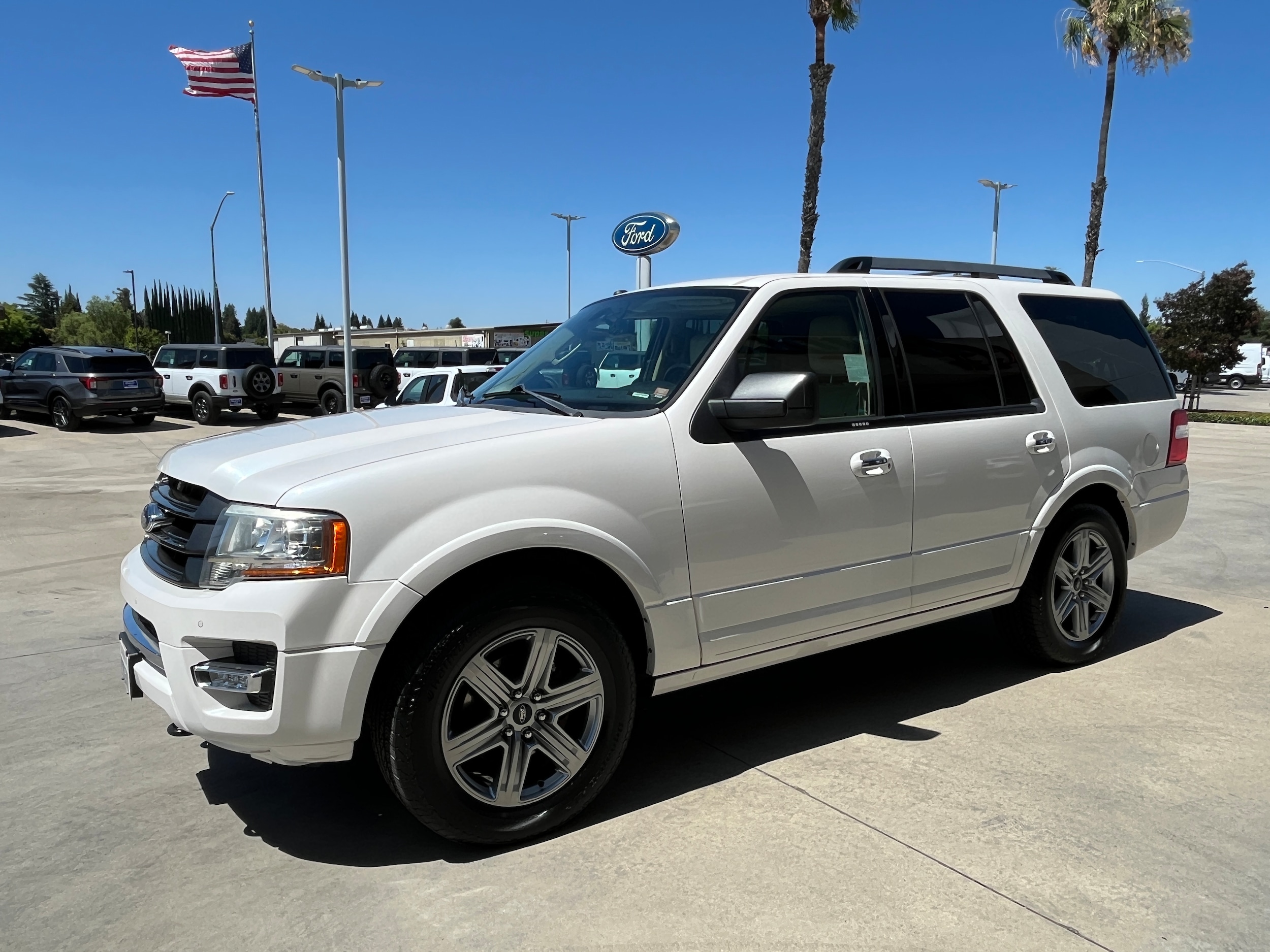 Used 2017 Ford Expedition Limited with VIN 1FMJU2AT9HEA16222 for sale in Oakdale, CA