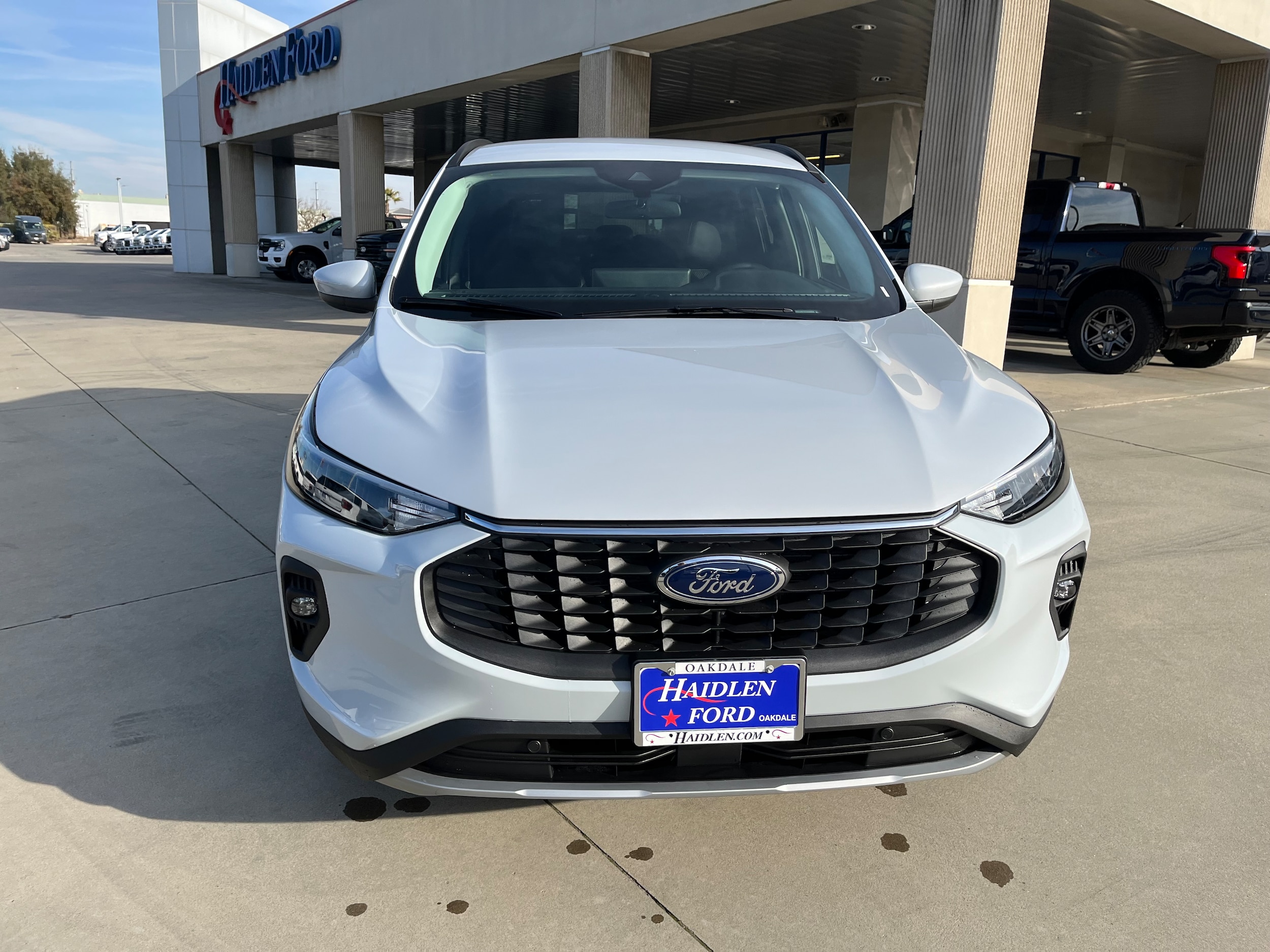 2025 Ford Escape Plug-In Hybrid photo 3