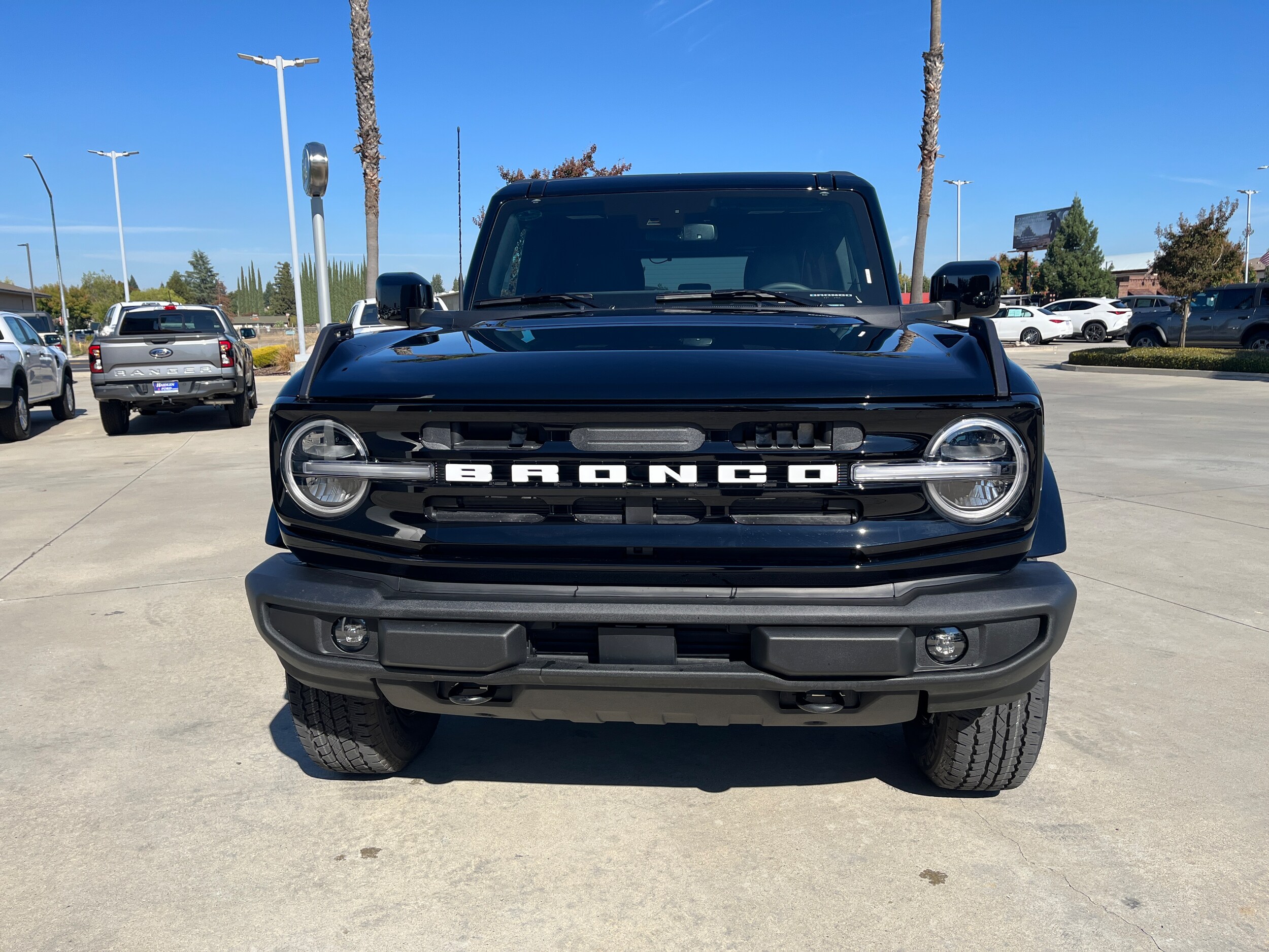 2025 Ford Bronco Outer Banks photo 3