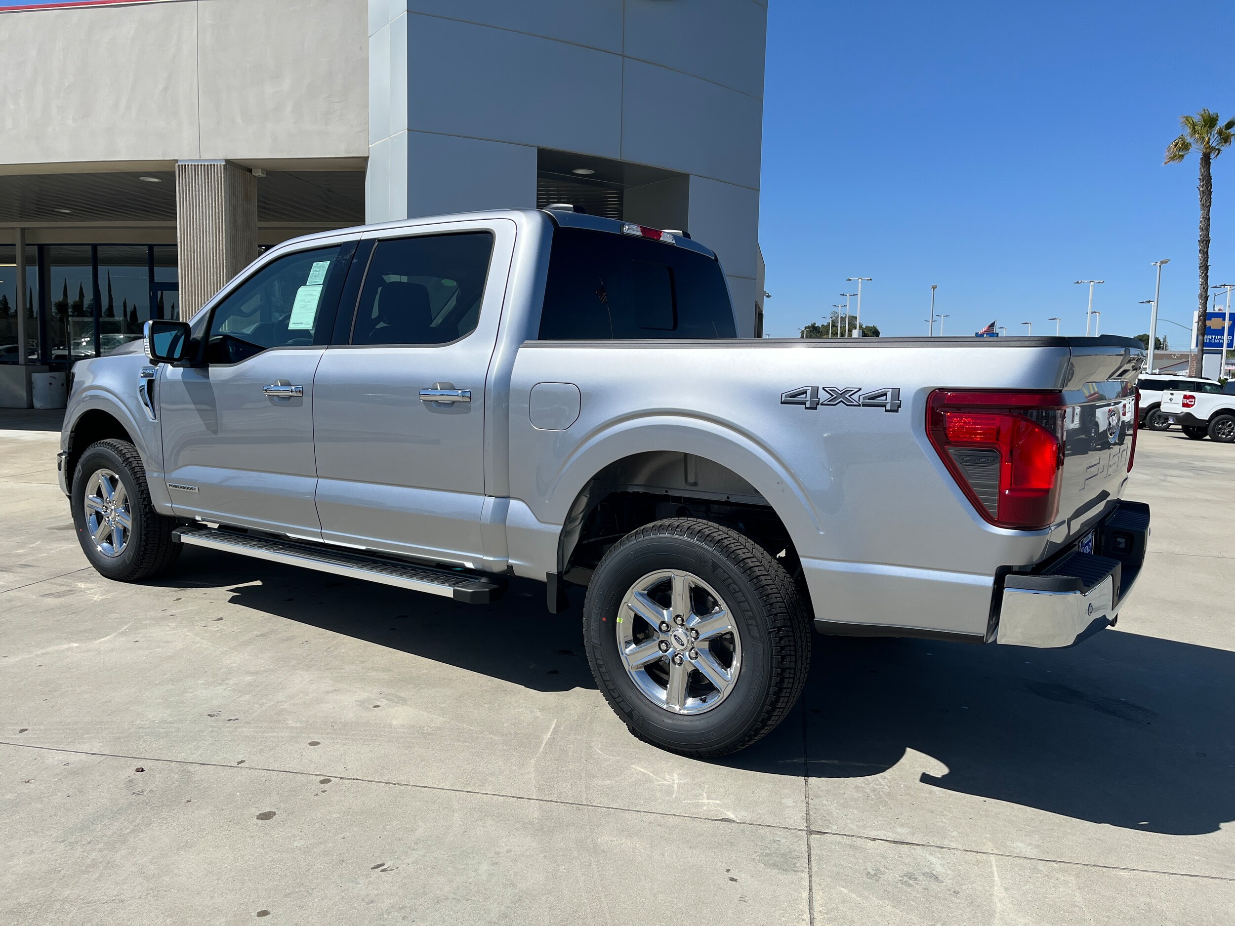 2025 Ford F-150 XLT photo 2