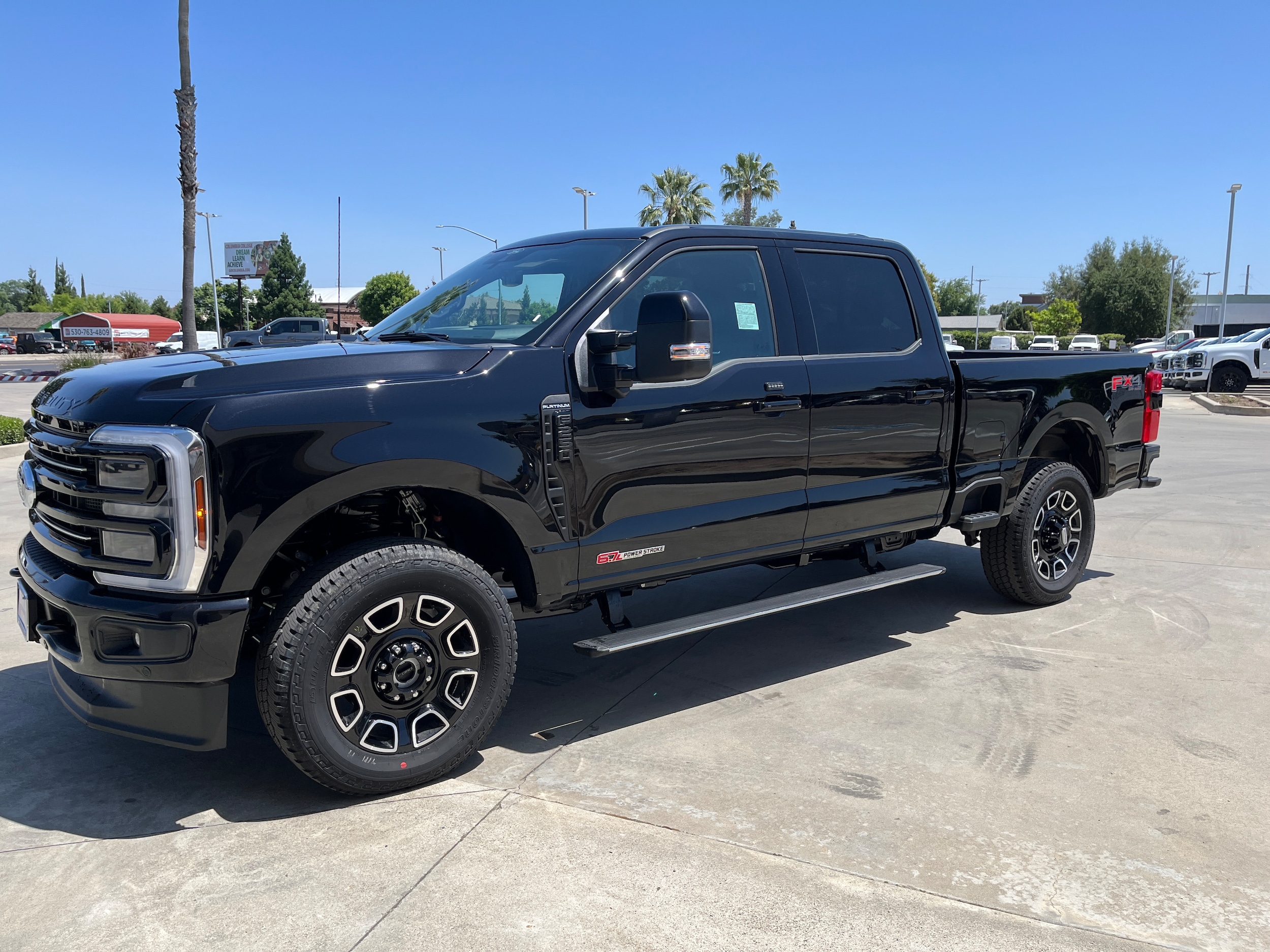 2025 Ford F-250 Super Duty Platinum's photo