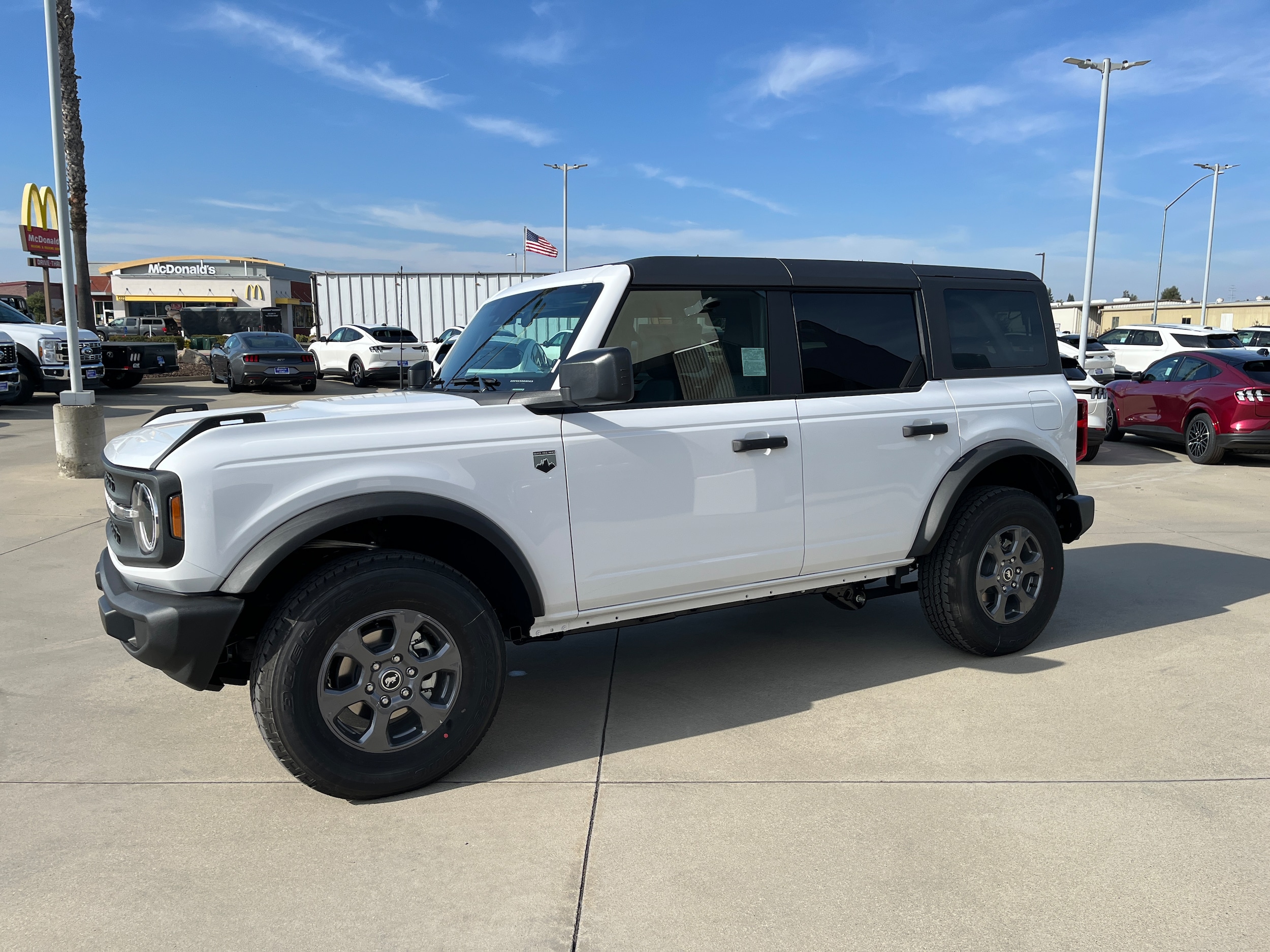 2025 Ford Bronco 4-Door Big Bend's photo