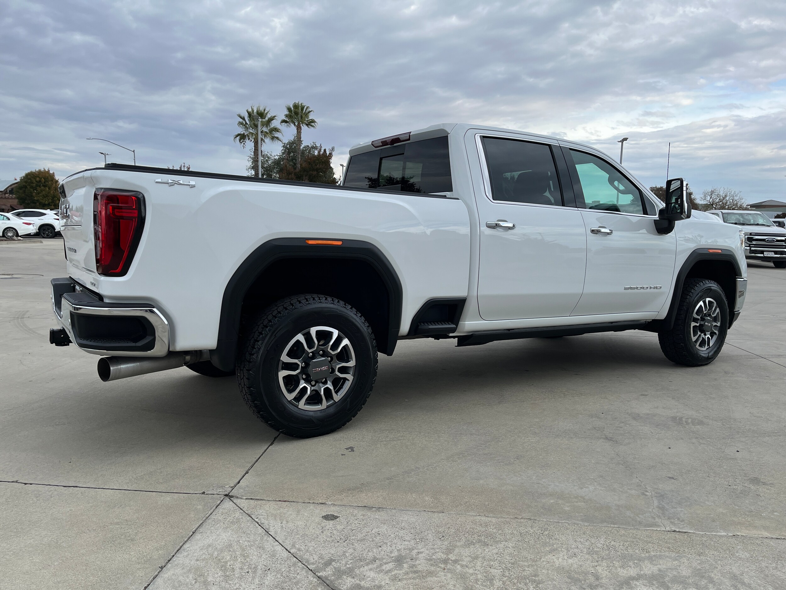 2023 Gmc Sierra HD SLT photo 4
