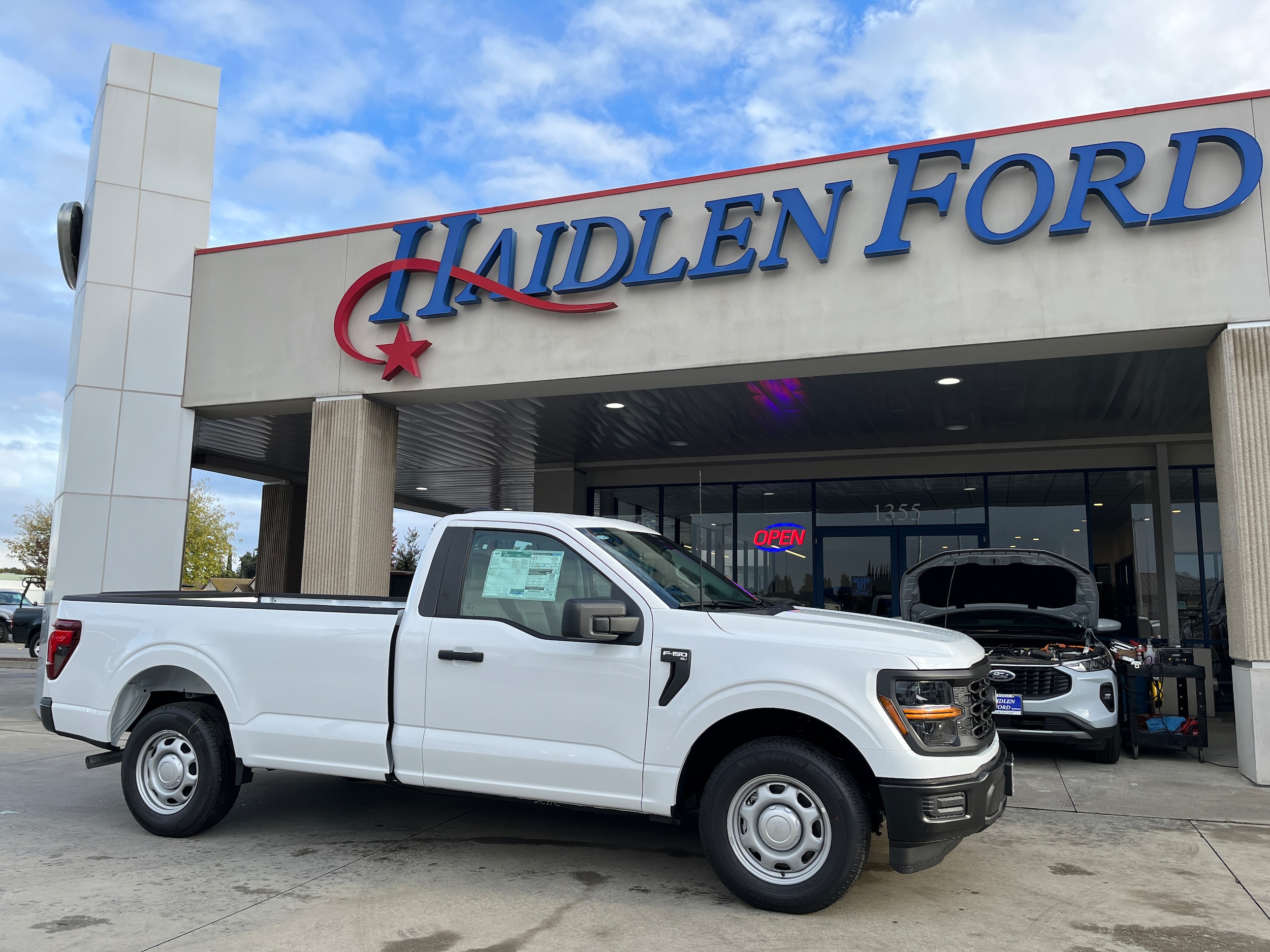 2025 Ford F-150 XL's photo