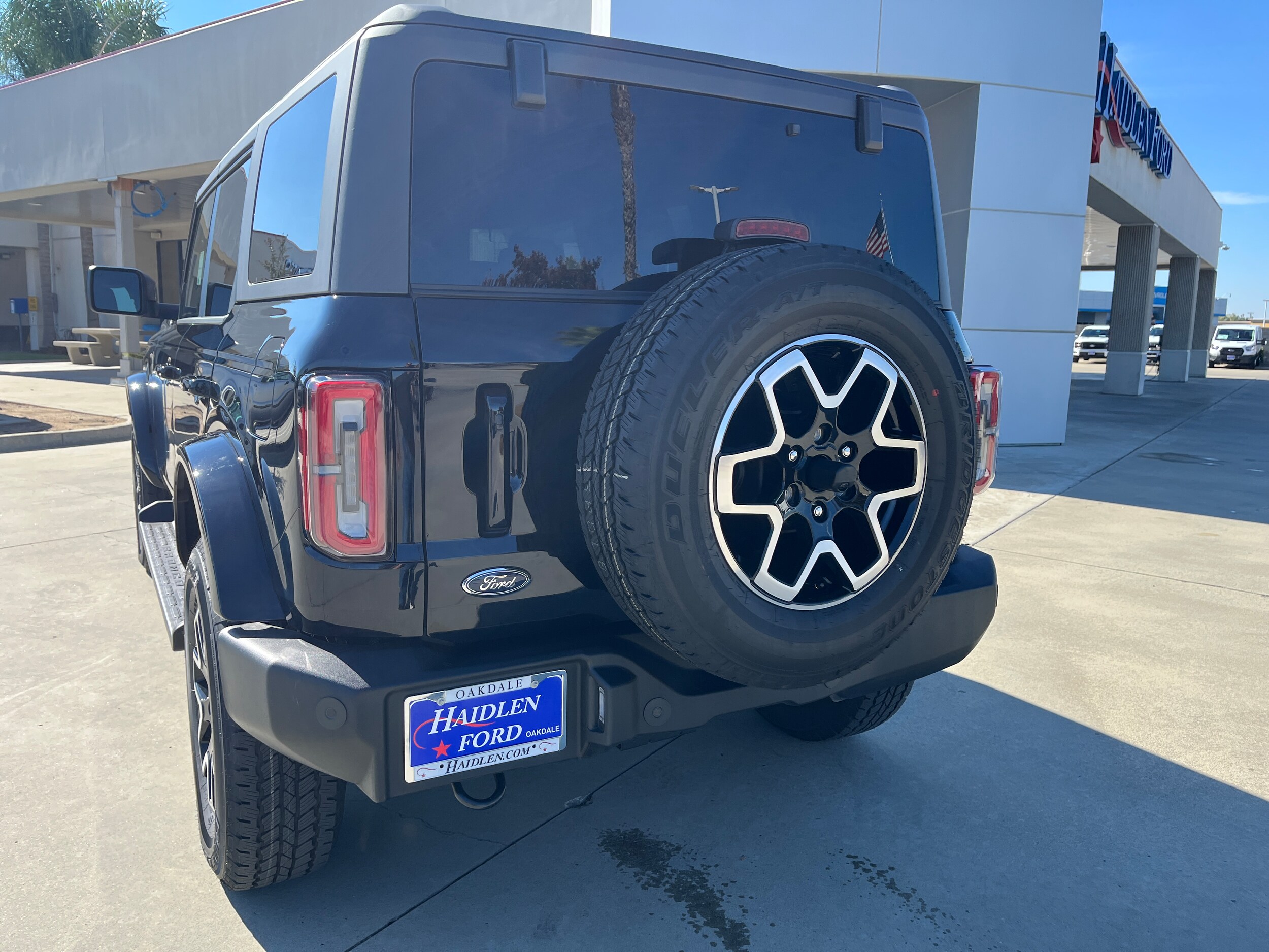 2025 Ford Bronco Outer Banks photo 2
