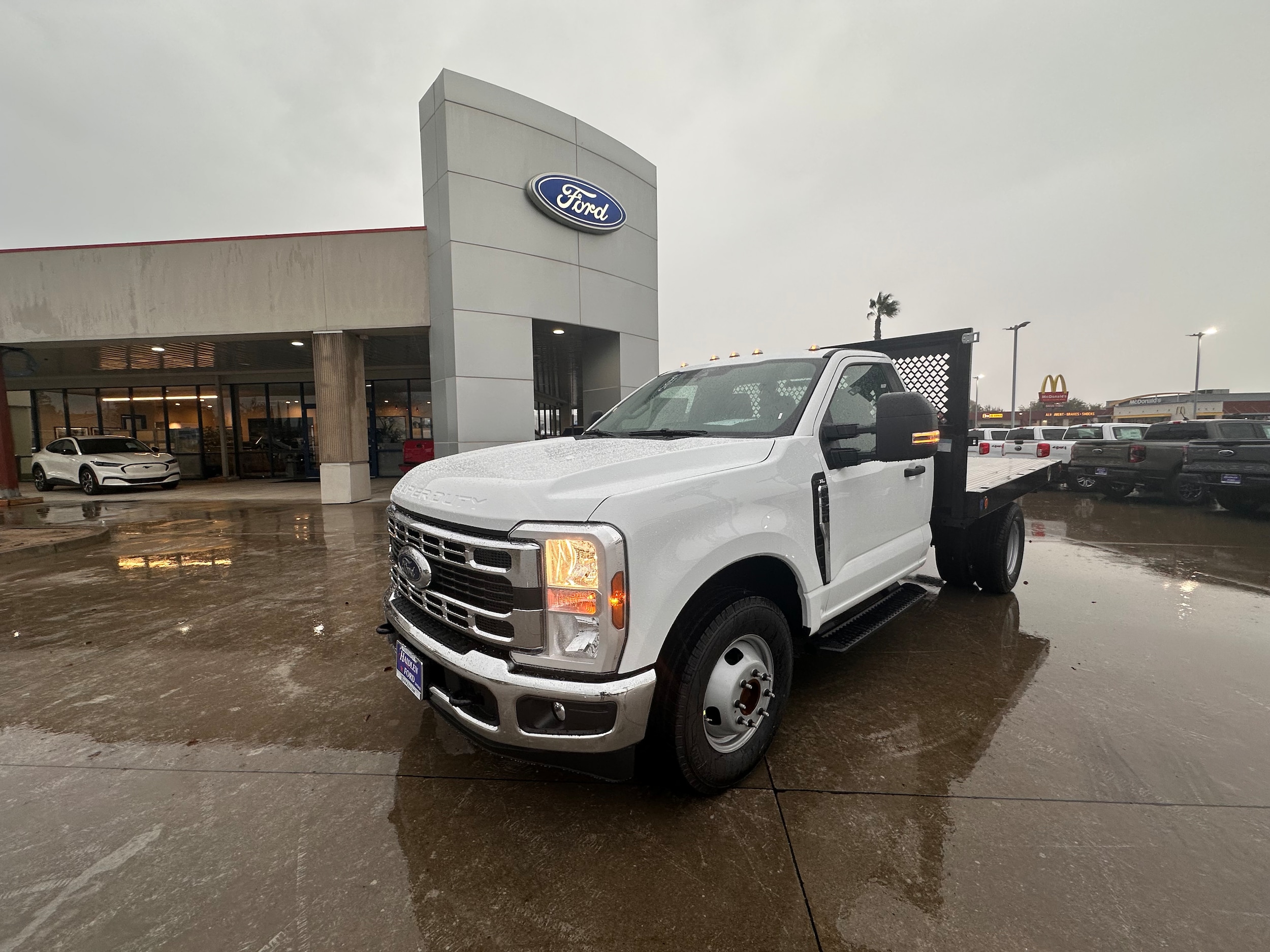 2026 Ford F-350 Super Duty Chassis Cab XL - Photo 6
