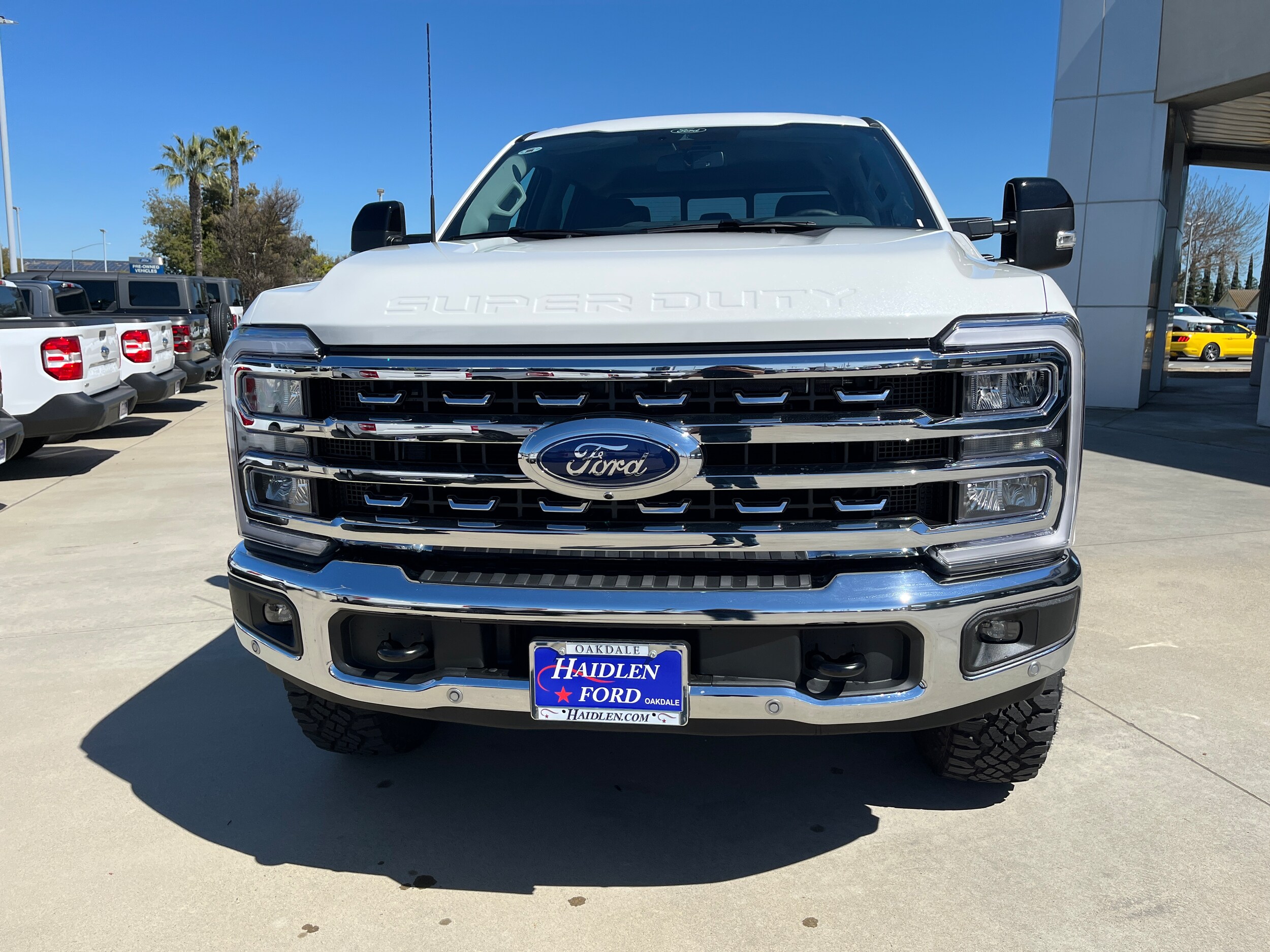 2025 Ford F-250 Lariat photo 4
