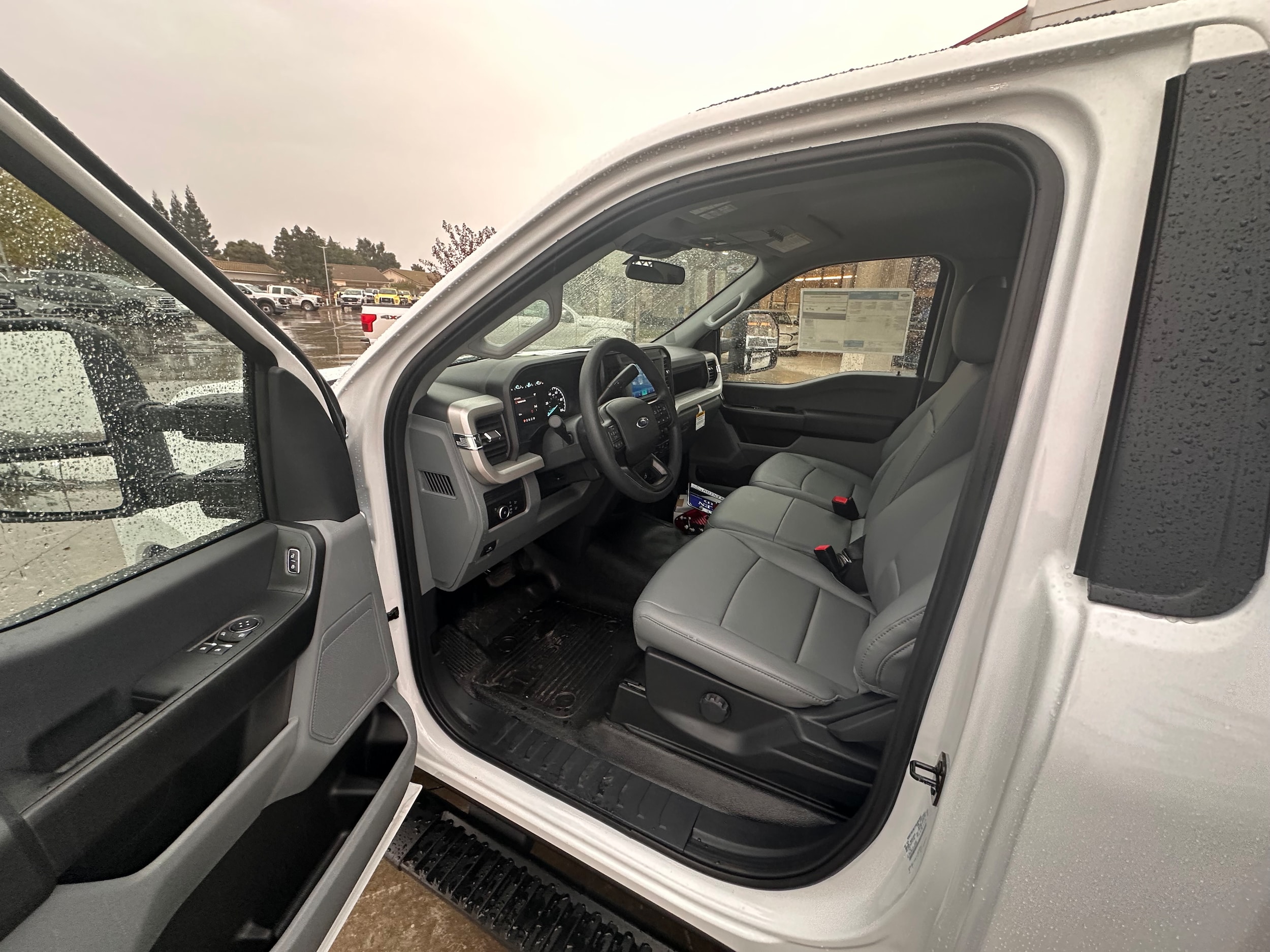 2026 Ford F-350 Super Duty Chassis Cab XL - Photo 9