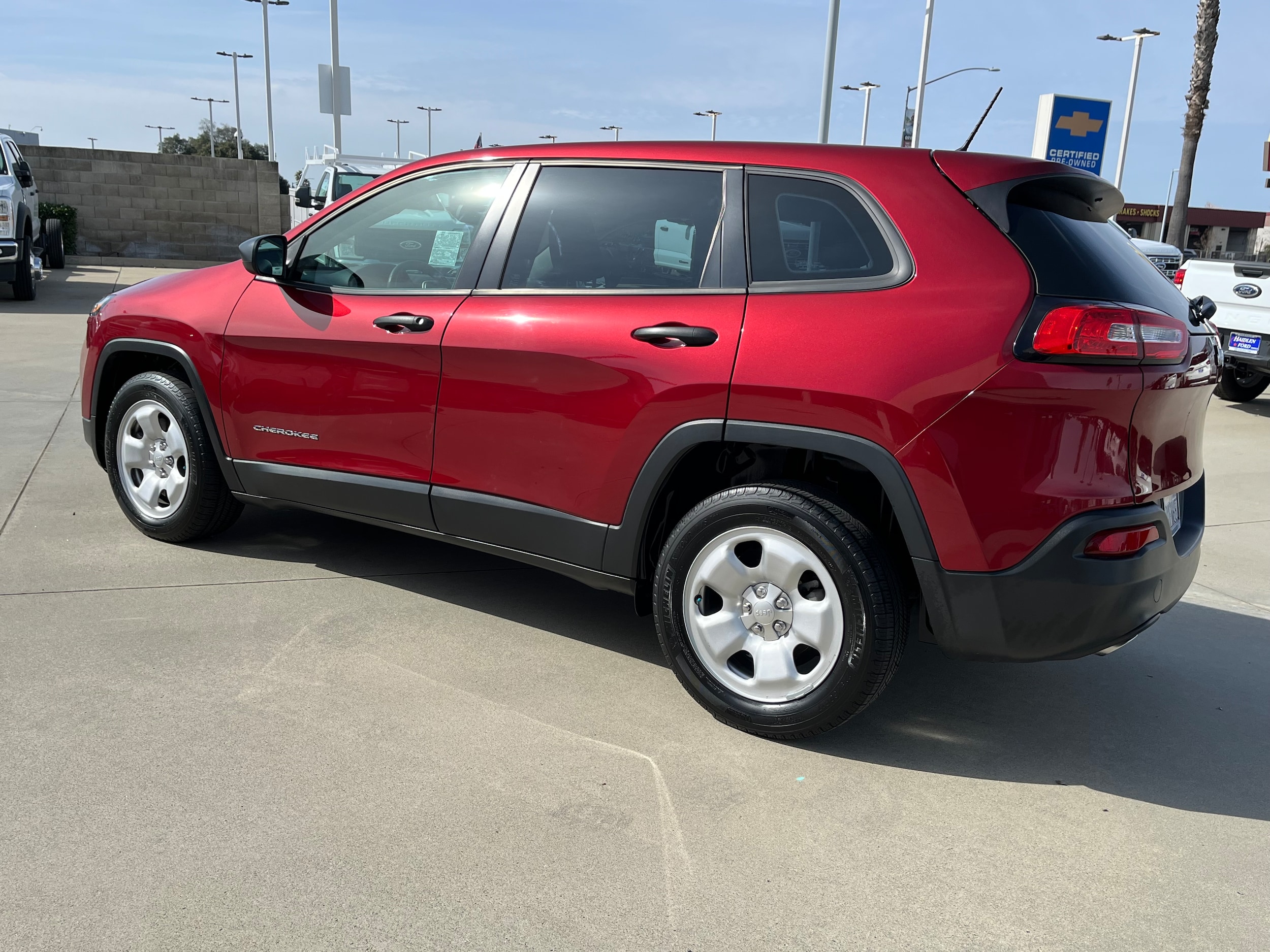 Used 2017 Jeep Cherokee Sport with VIN 1C4PJLAB8HW578868 for sale in Oakdale, CA