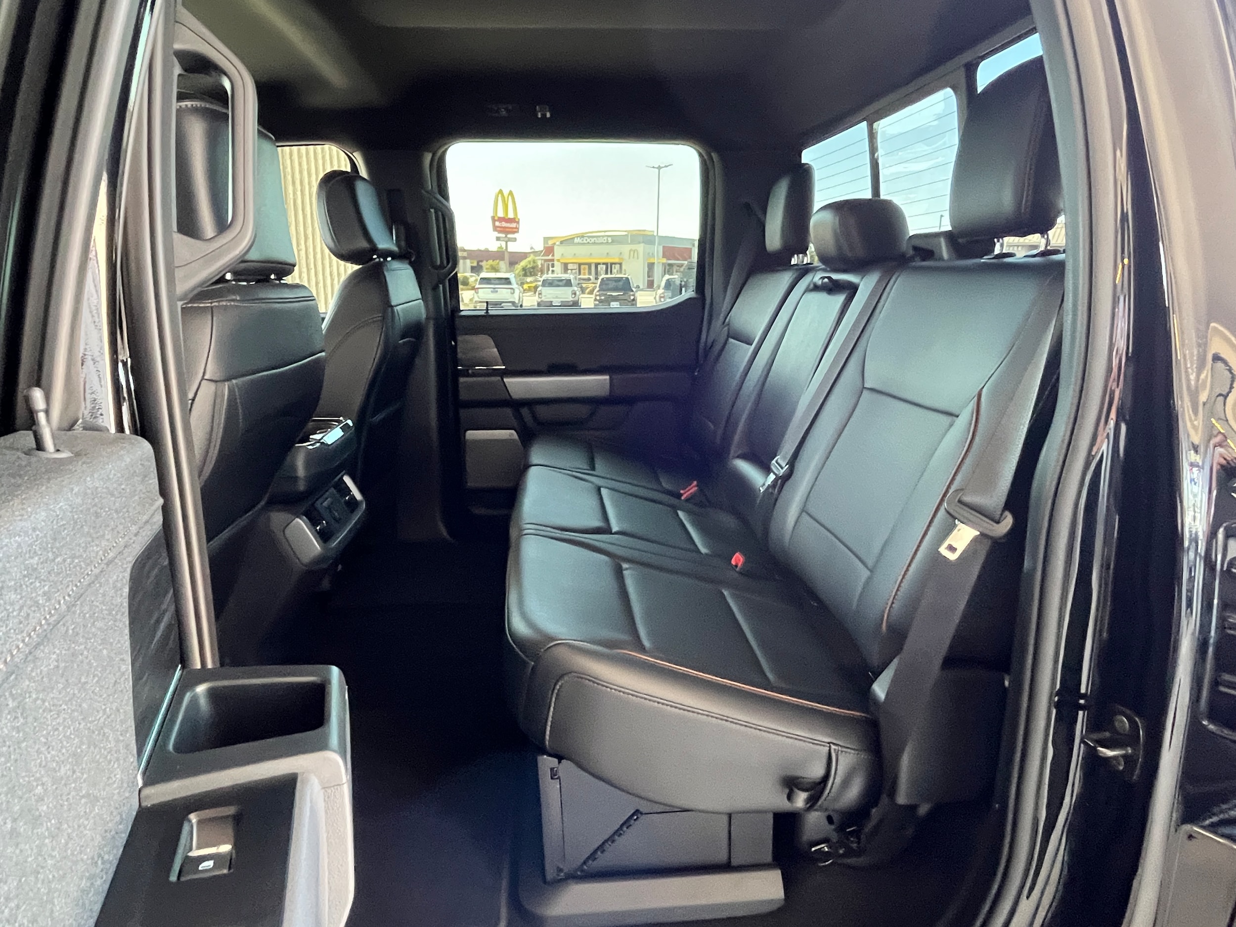 2025 Ford F-150 Lariat - Photo 6