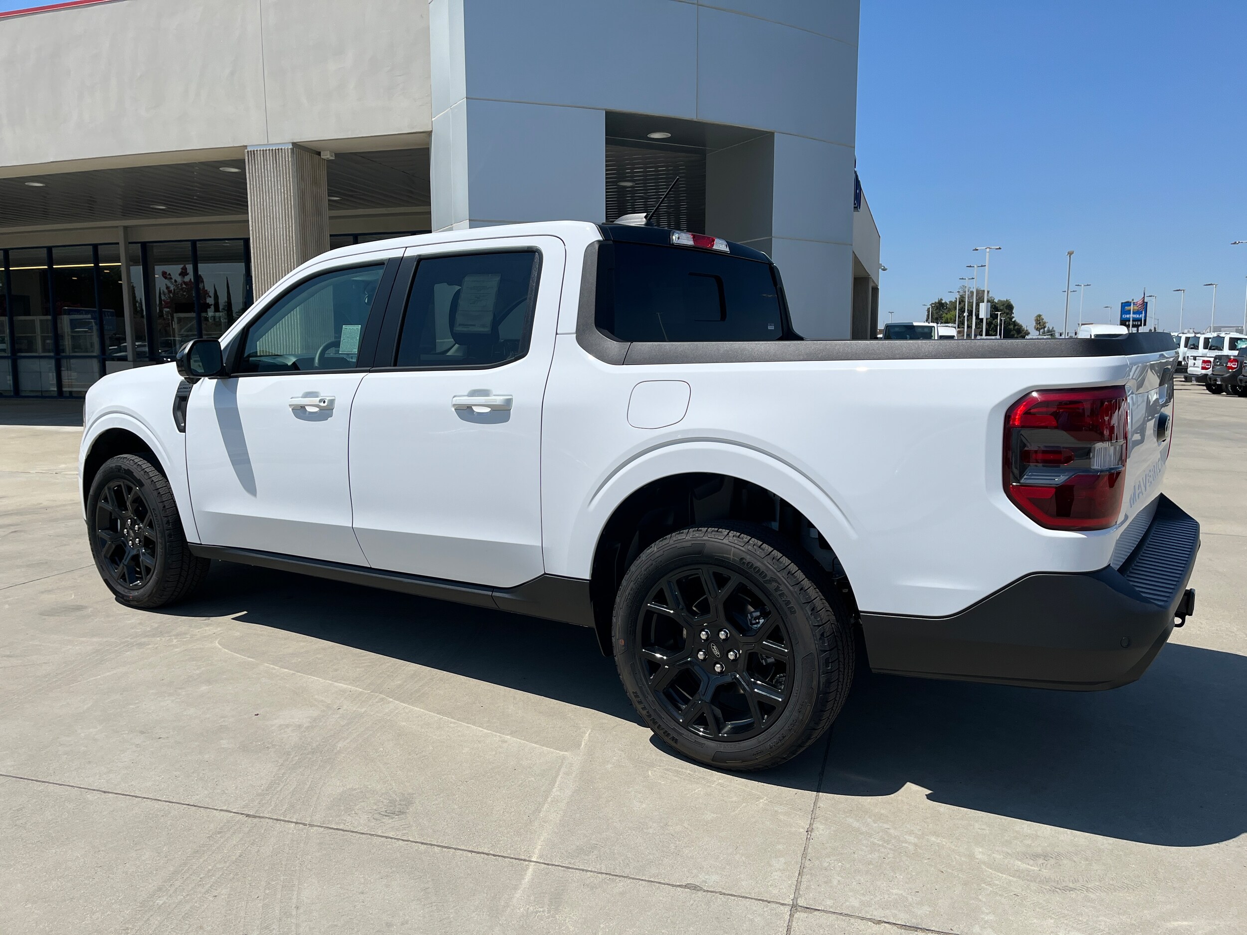 2025 Ford Maverick Lariat photo 3