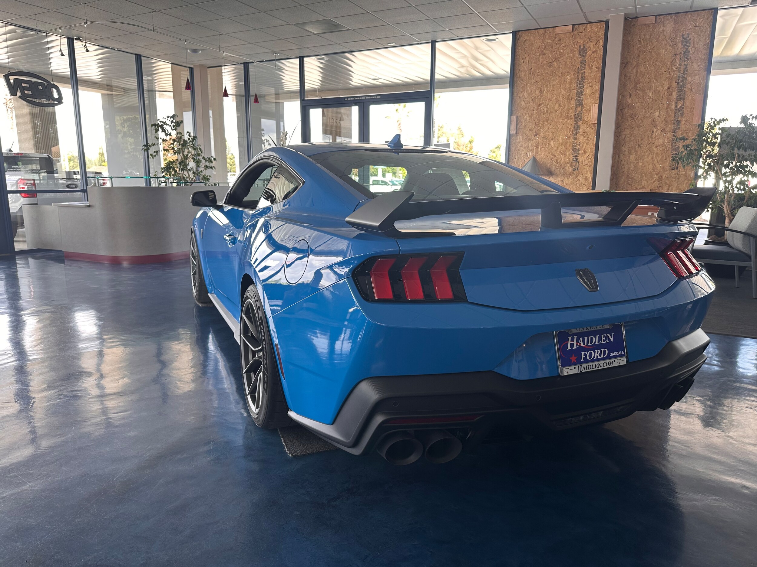 2025 Ford Mustang Dark Horse photo 3