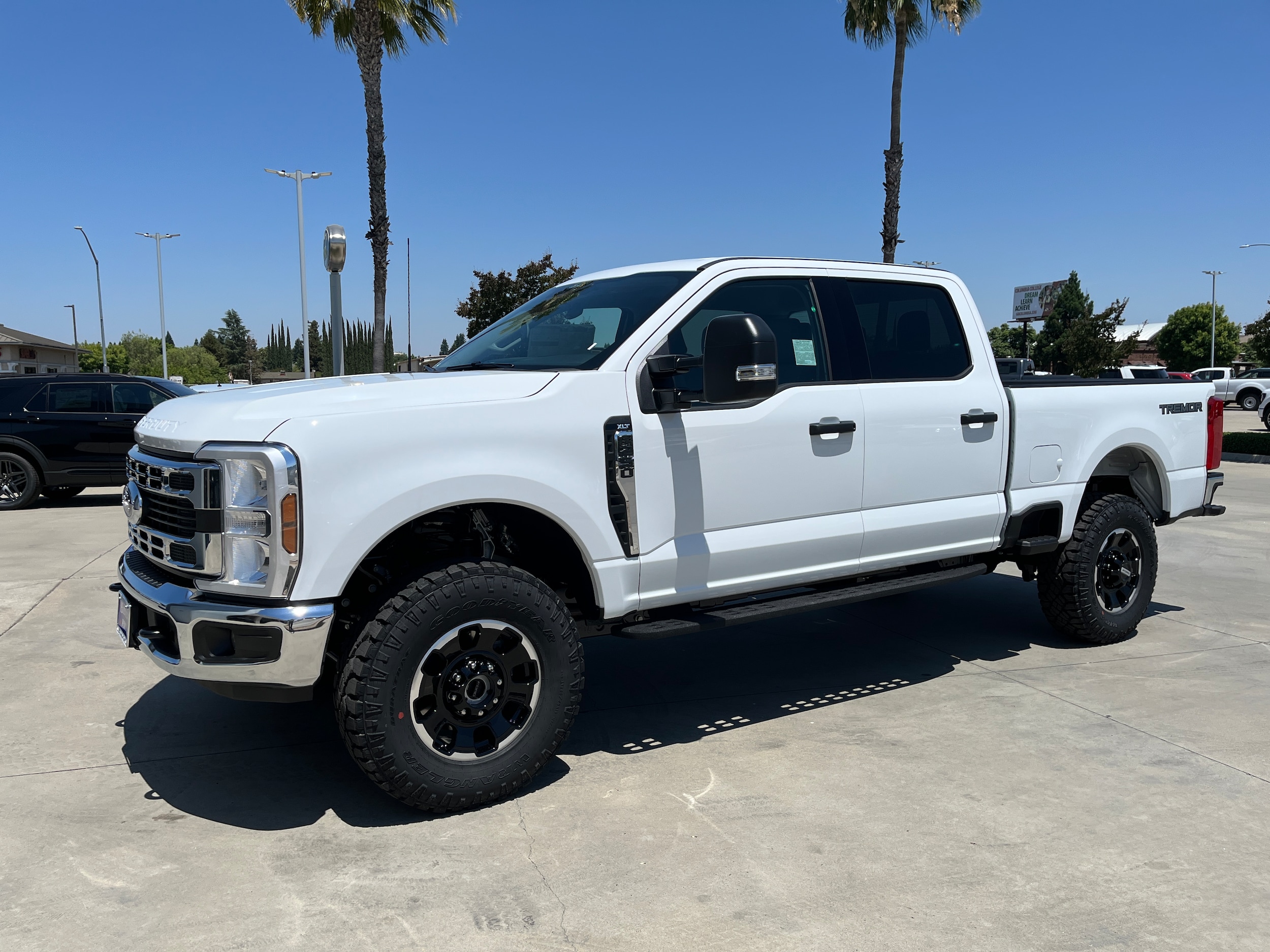 2025 Ford F-250 Super Duty XLT's photo