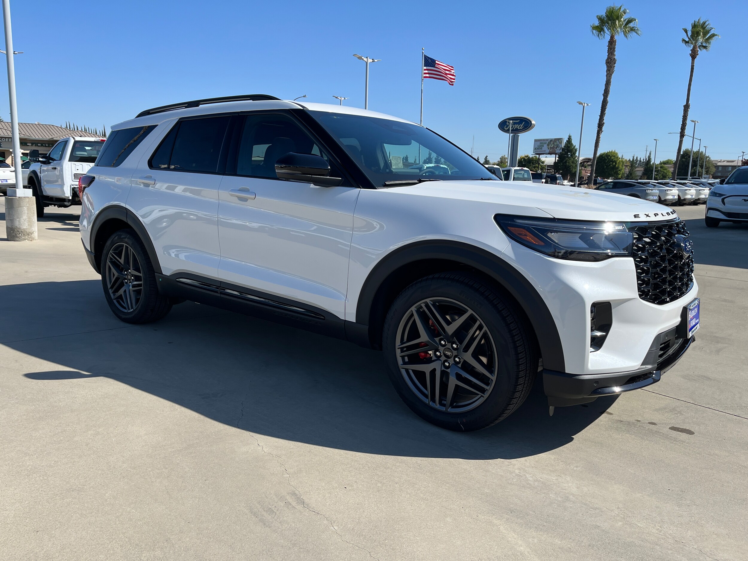 2025 Ford Explorer ST photo 3