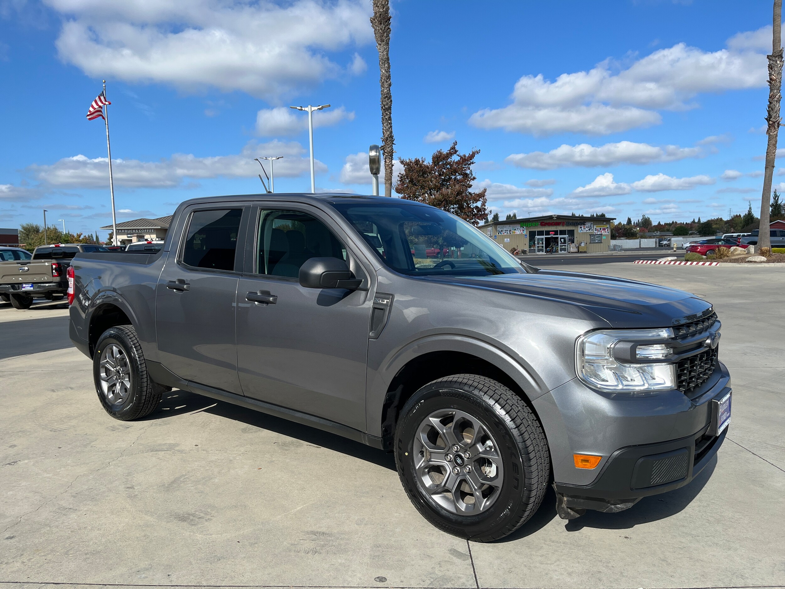 2022 Ford Maverick XLT photo 3