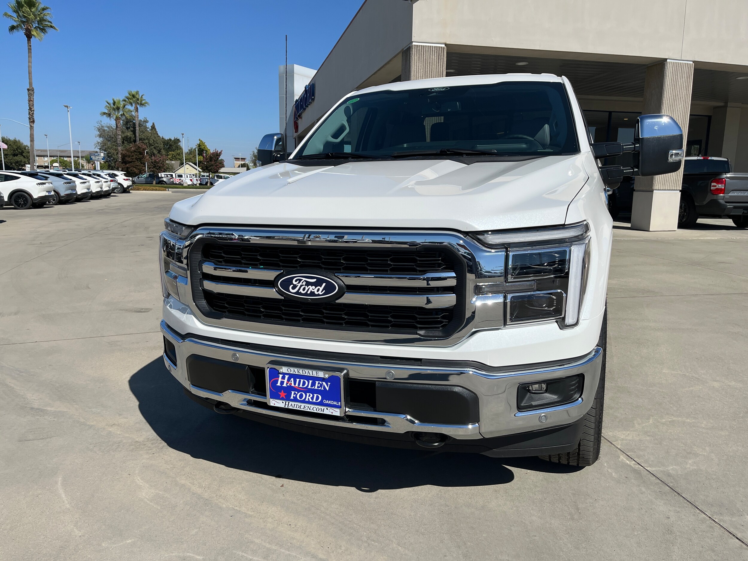 2025 Ford F-150 Lariat photo 3