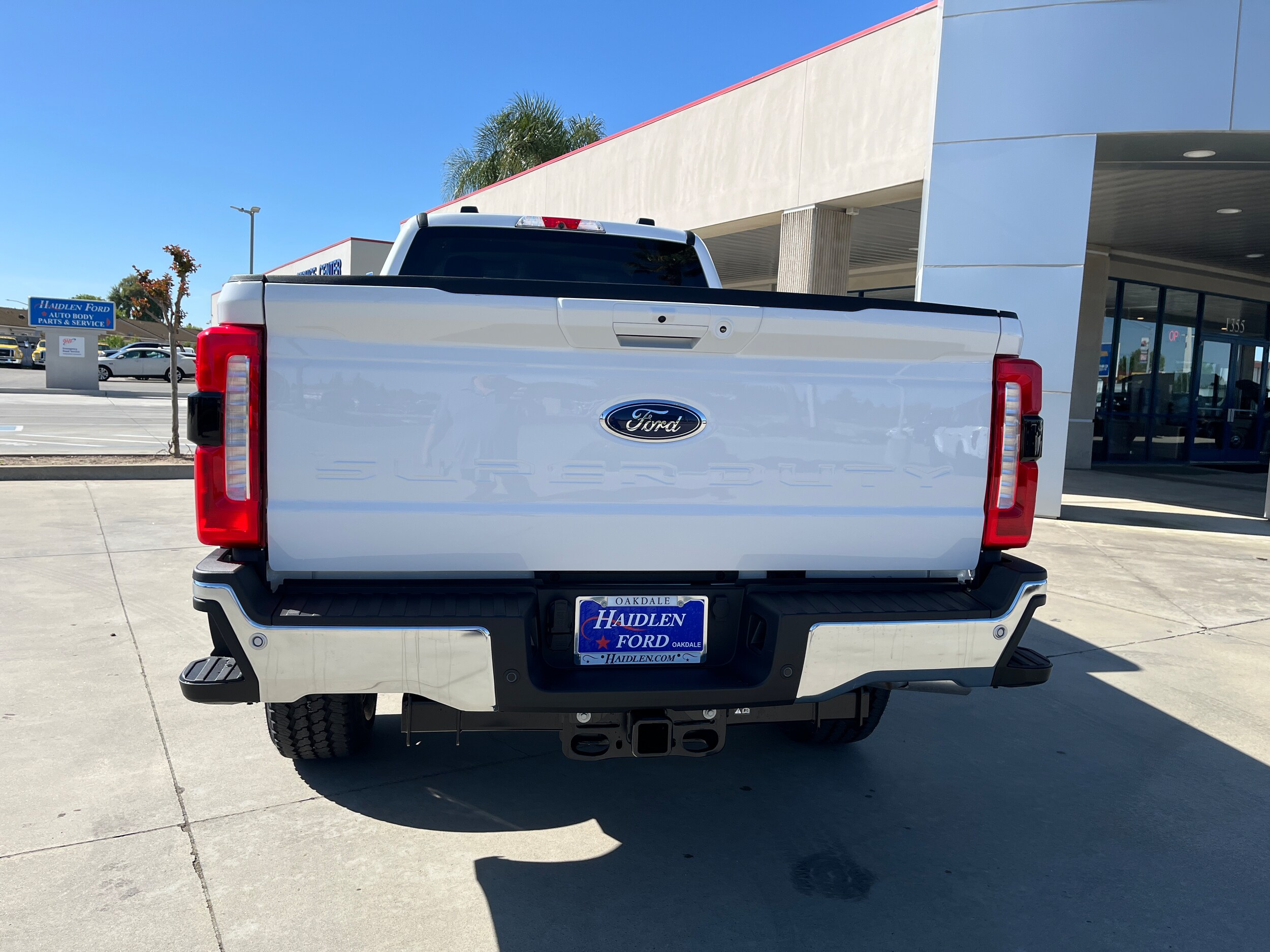 2025 Ford F-250 Lariat photo 4