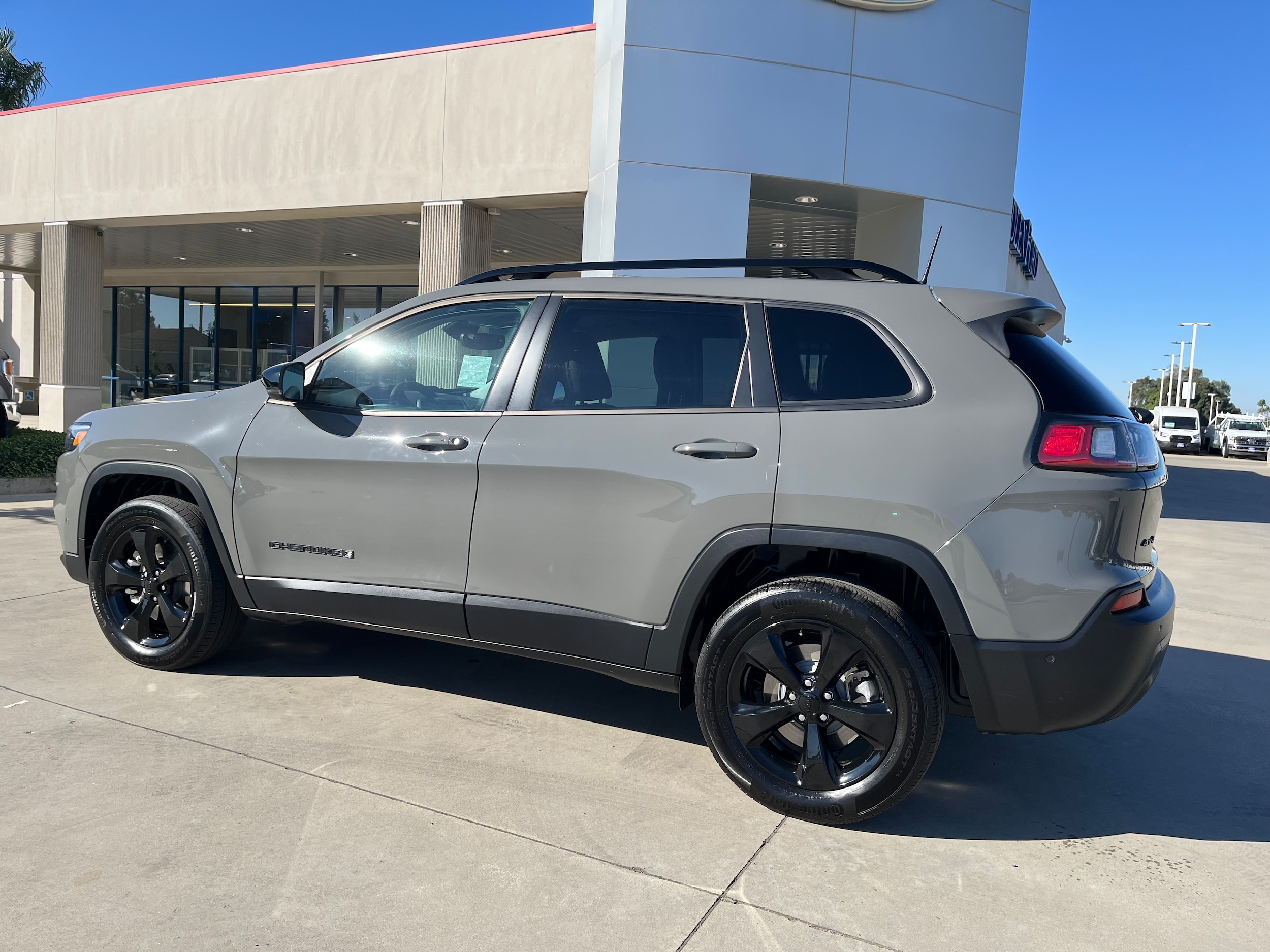 Used 2023 Jeep Cherokee Altitude Lux with VIN 1C4PJMMB9PD102057 for sale in Oakdale, CA