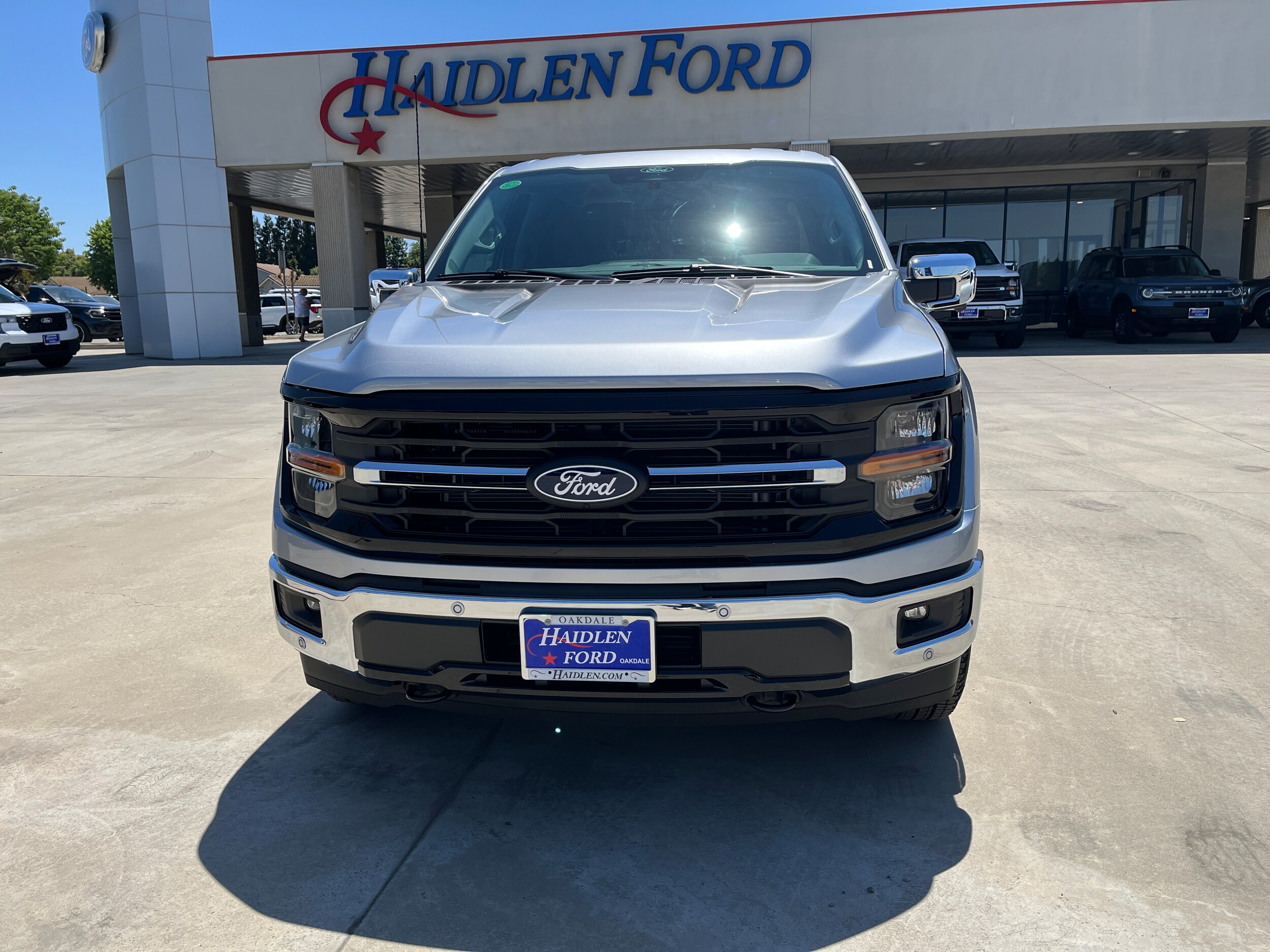 2025 Ford F-150 XLT photo 3