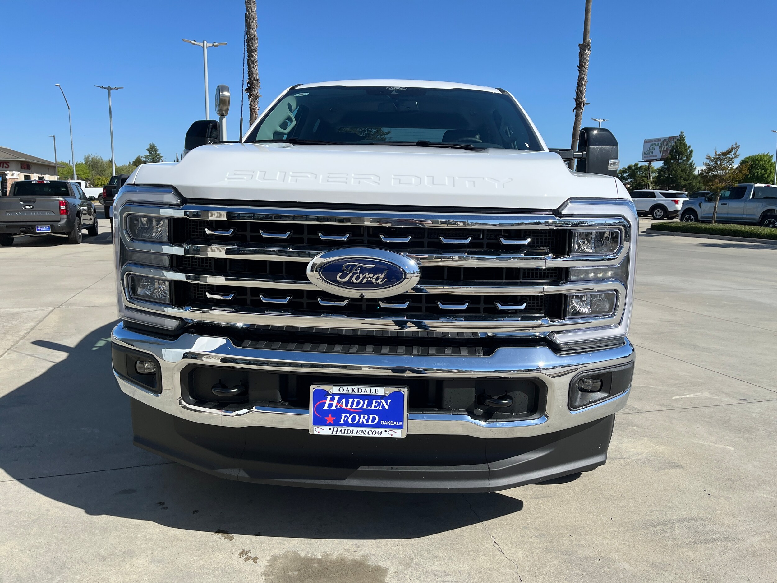 2025 Ford F-250 Lariat photo 3