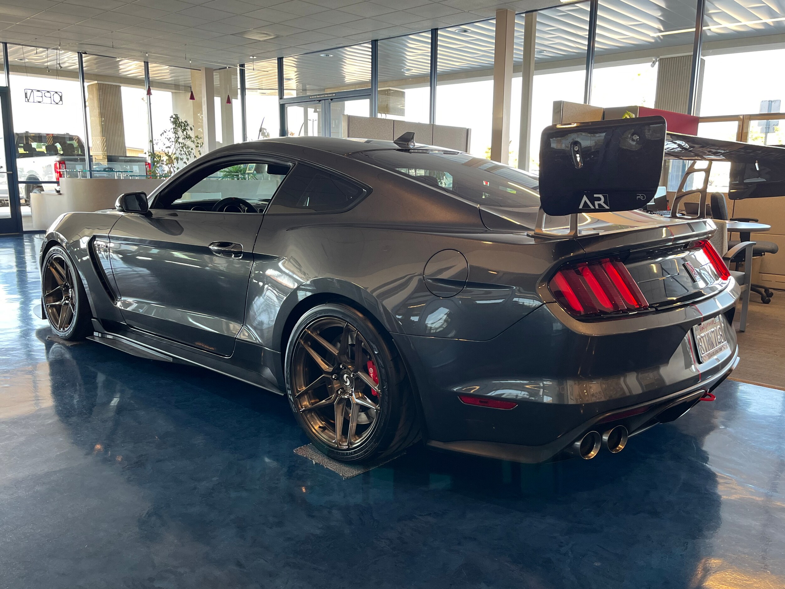 2020 Ford Mustang Shelby GT350R photo 3