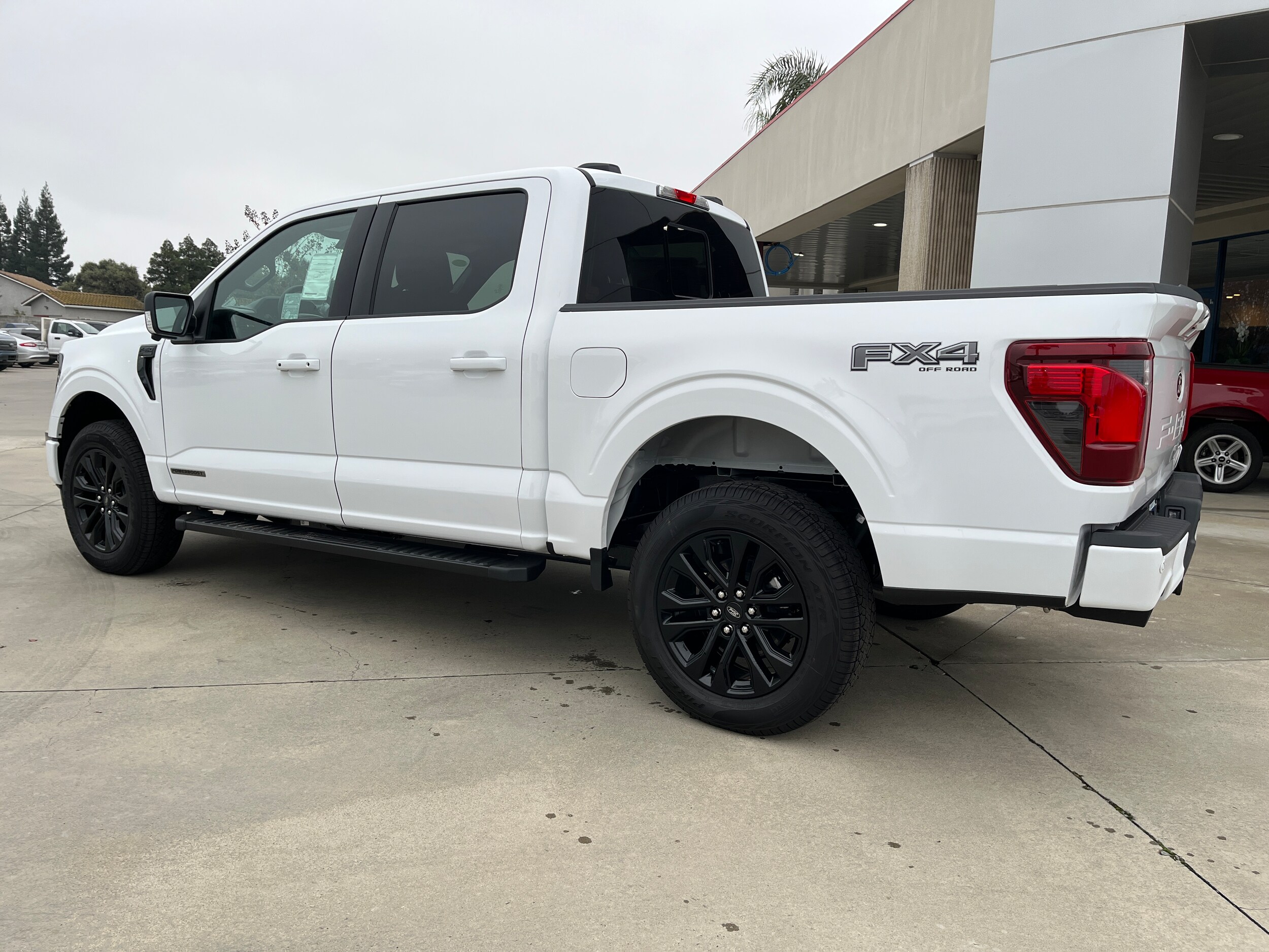 2025 Ford F-150 XLT photo 2