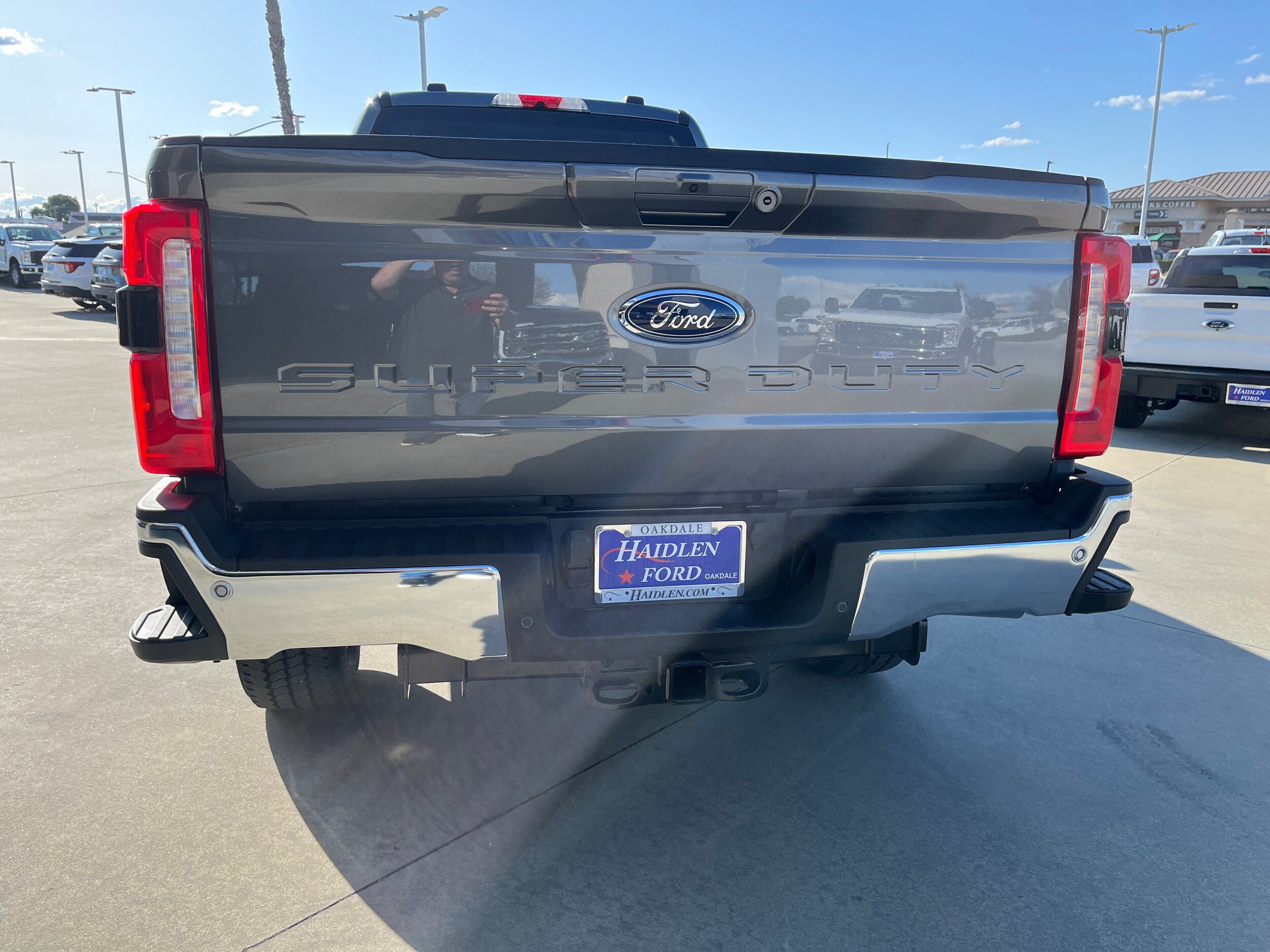 2025 Ford F-250 Lariat photo 3