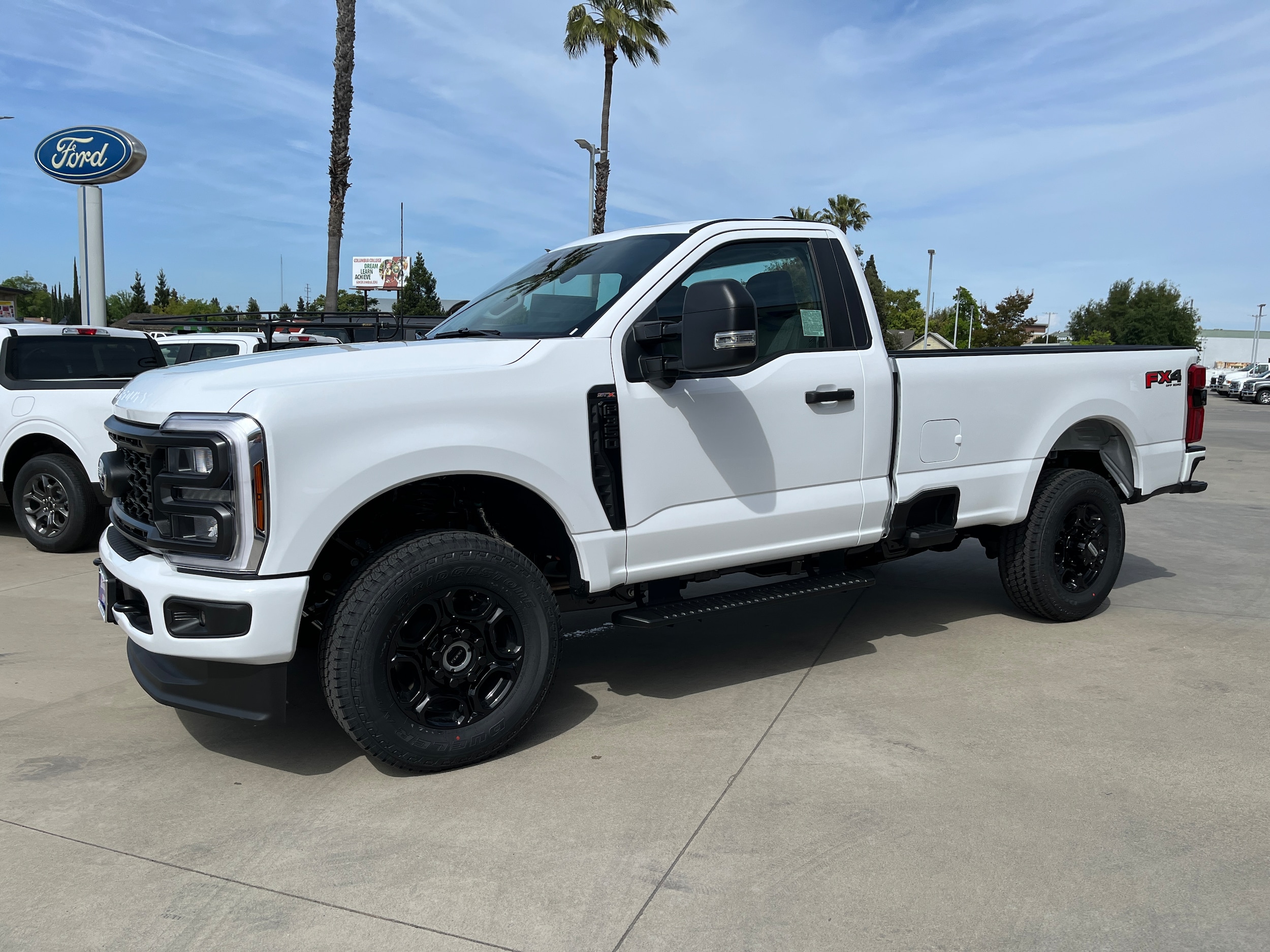 2025 Ford F-350 Super Duty XL's photo