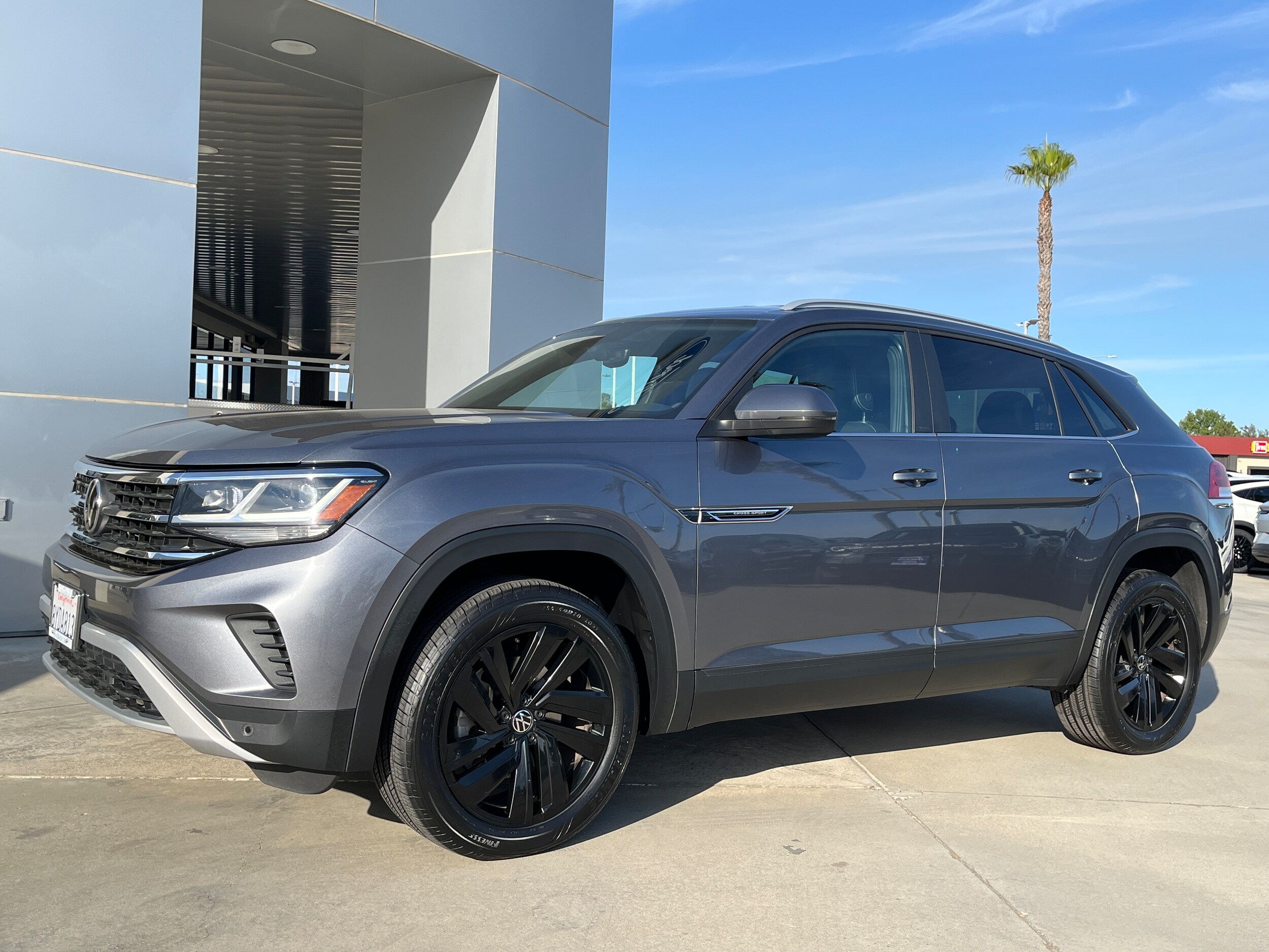 2021 Volkswagen Atlas Cross Sport V6 SE Technology photo 2