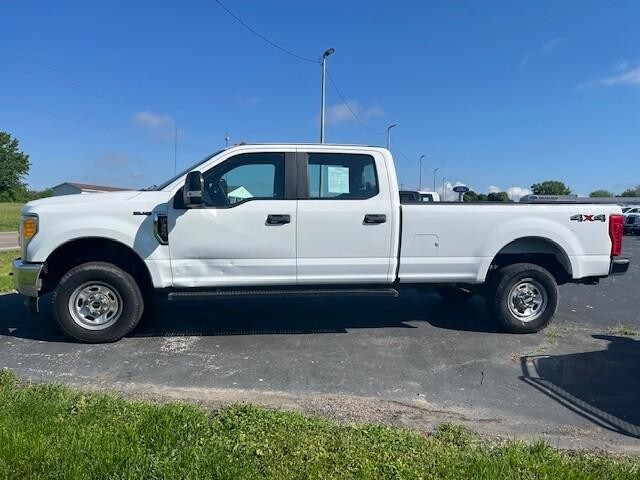 2017 Ford F-350 XL photo 2